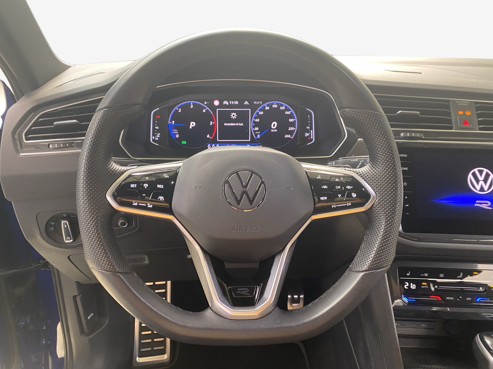 VW Tiguan 2.0 TDI SCR R-Line 4Motion DSG-image-9