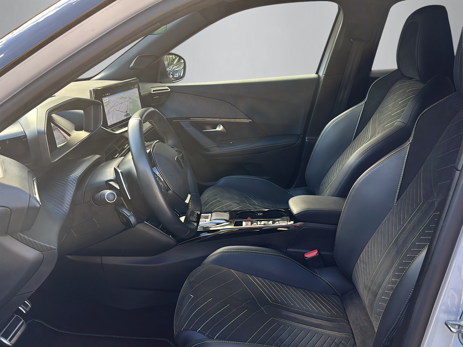 PEUGEOT 2008 1.2 PureTech 130 GT-image-10