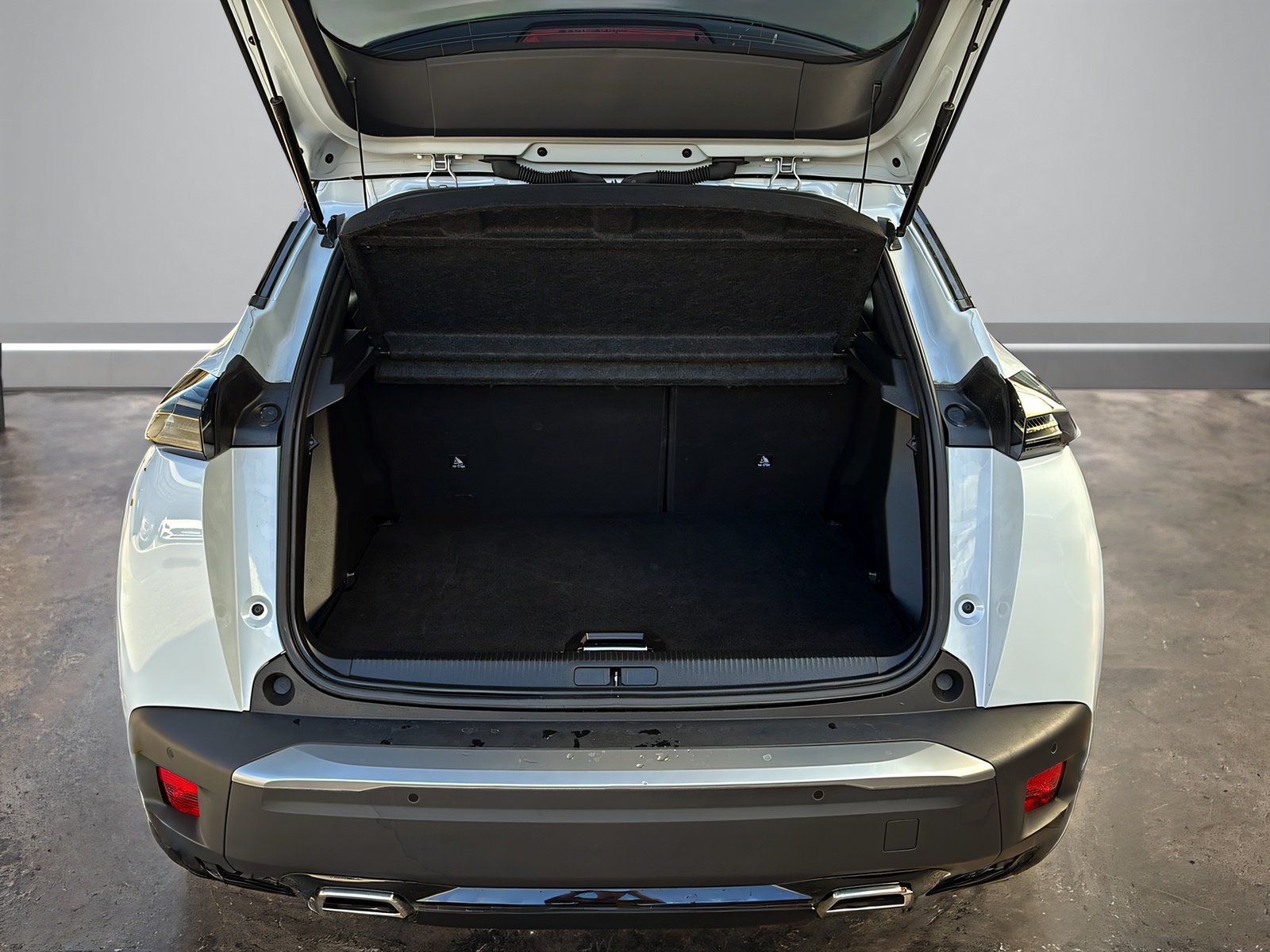 PEUGEOT 2008 1.2 PureTech 130 GT-image-6