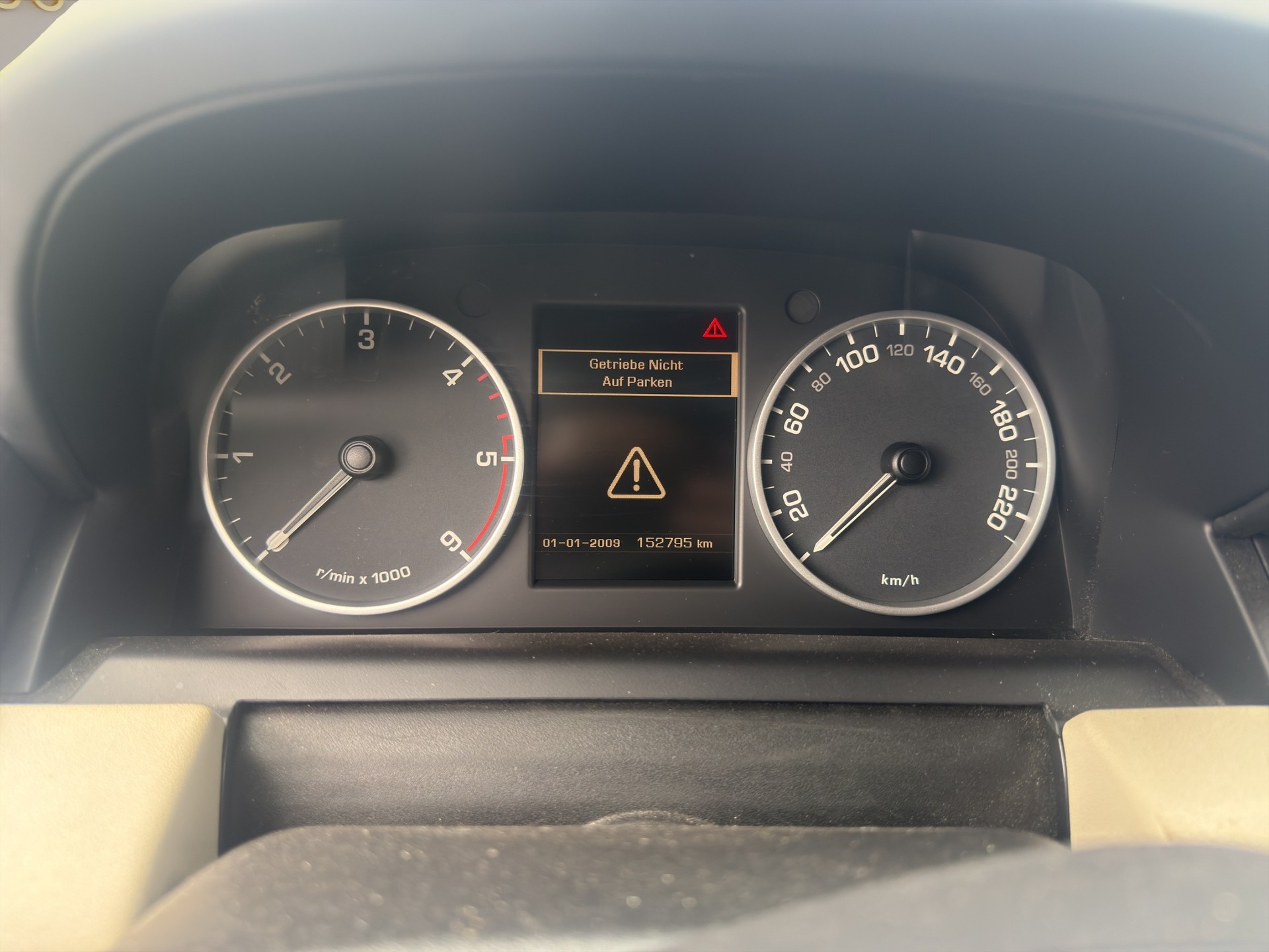 LAND ROVER Range Rover Sport 3.0 TDV6 SE Automatic-image-9