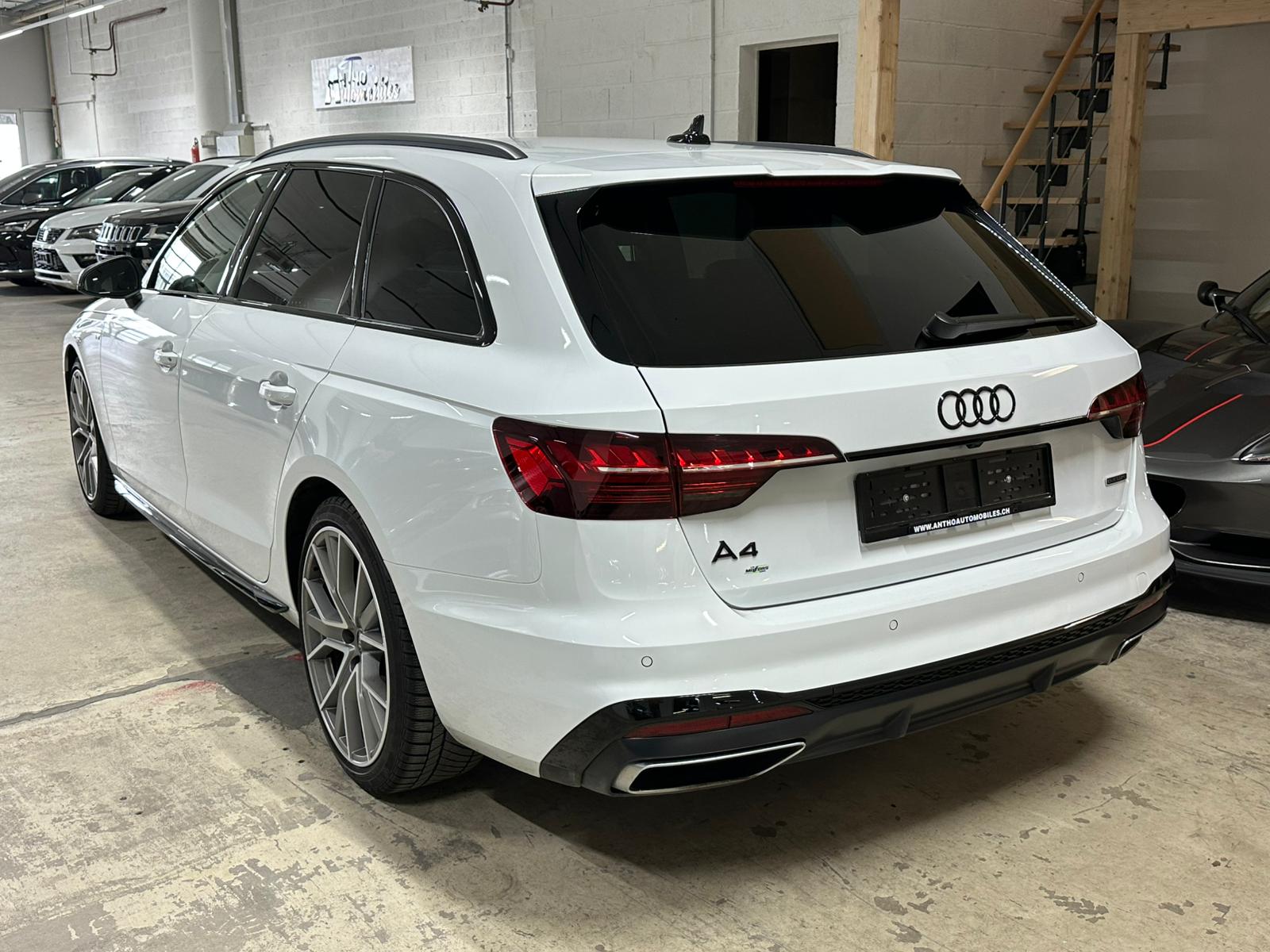AUDI A4 Avant 40 TDI S line Quattro S-tronic-image-3