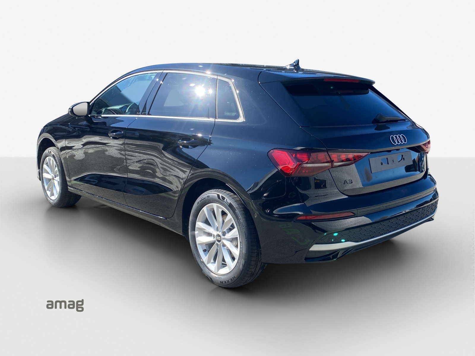 AUDI A3 Sportback TFSI 110 kW Attraction S tronic-image-3