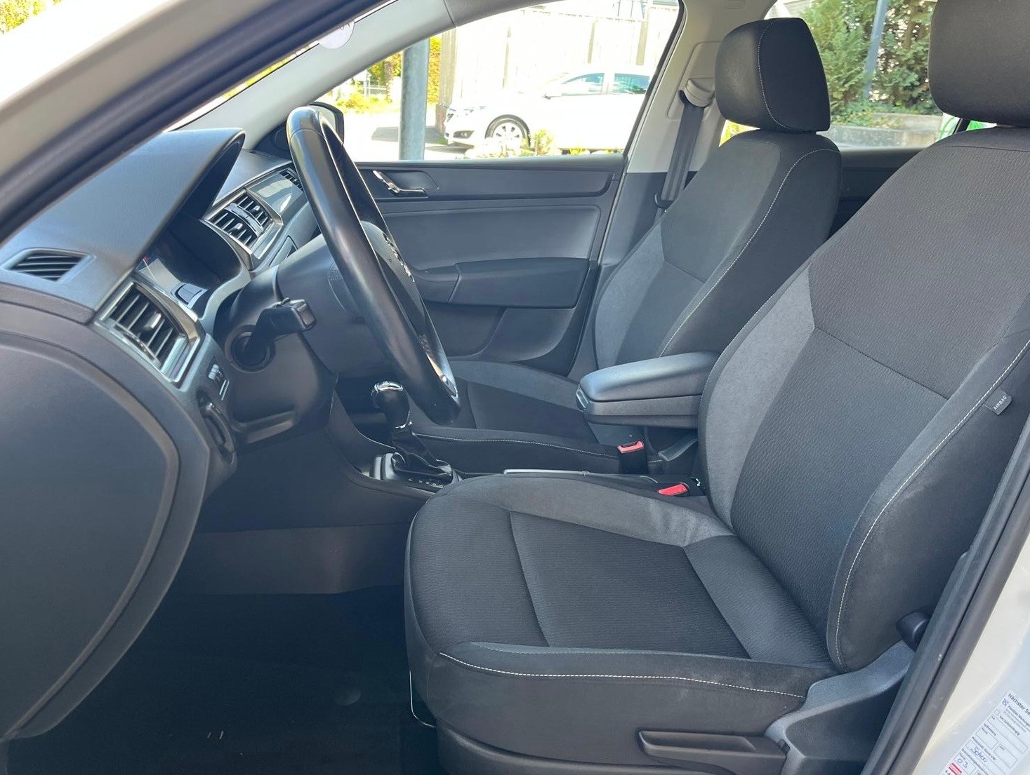 SKODA Rapid Spaceback 1.4 TSI Ambition DSG-image-7