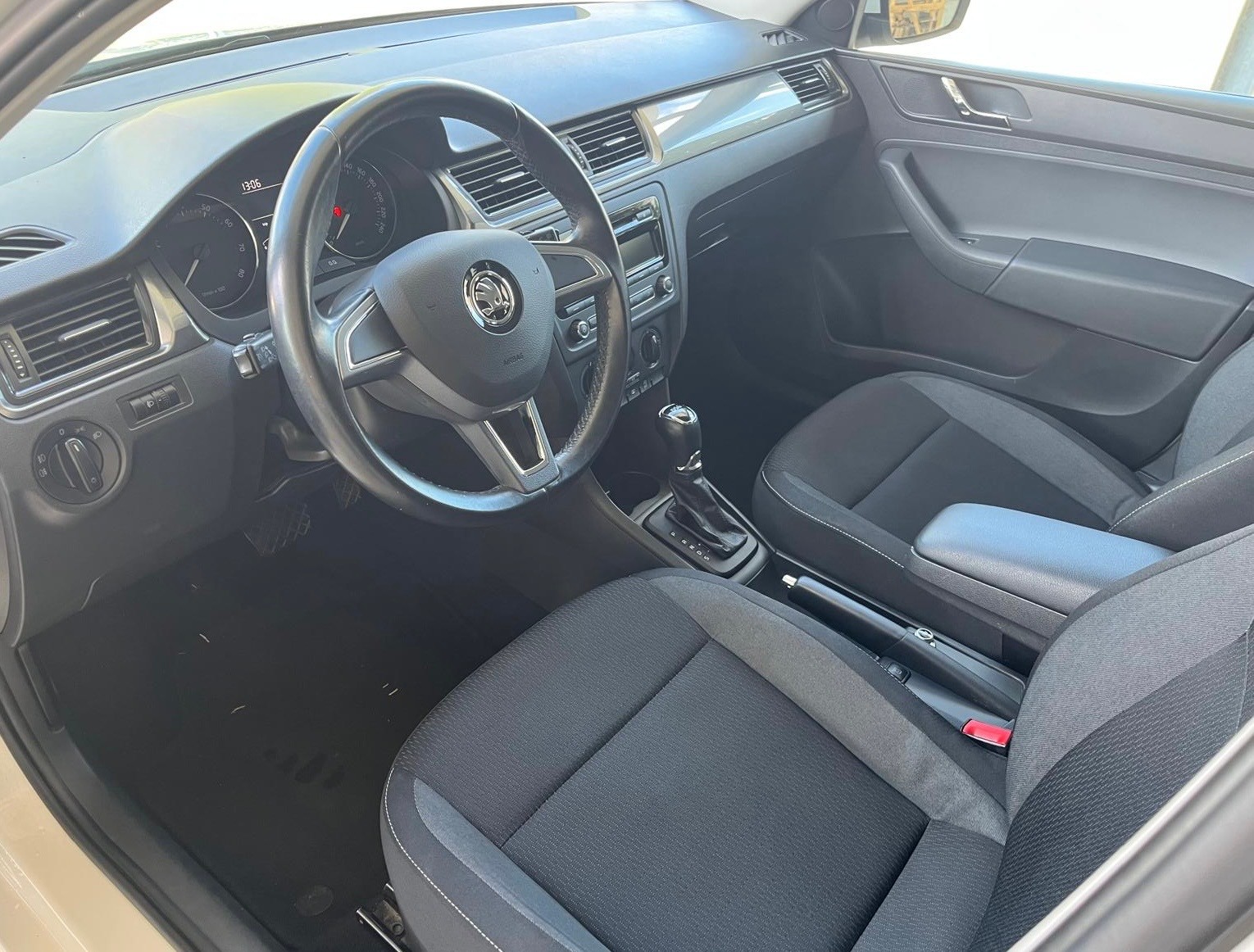 SKODA Rapid Spaceback 1.4 TSI Ambition DSG-image-6