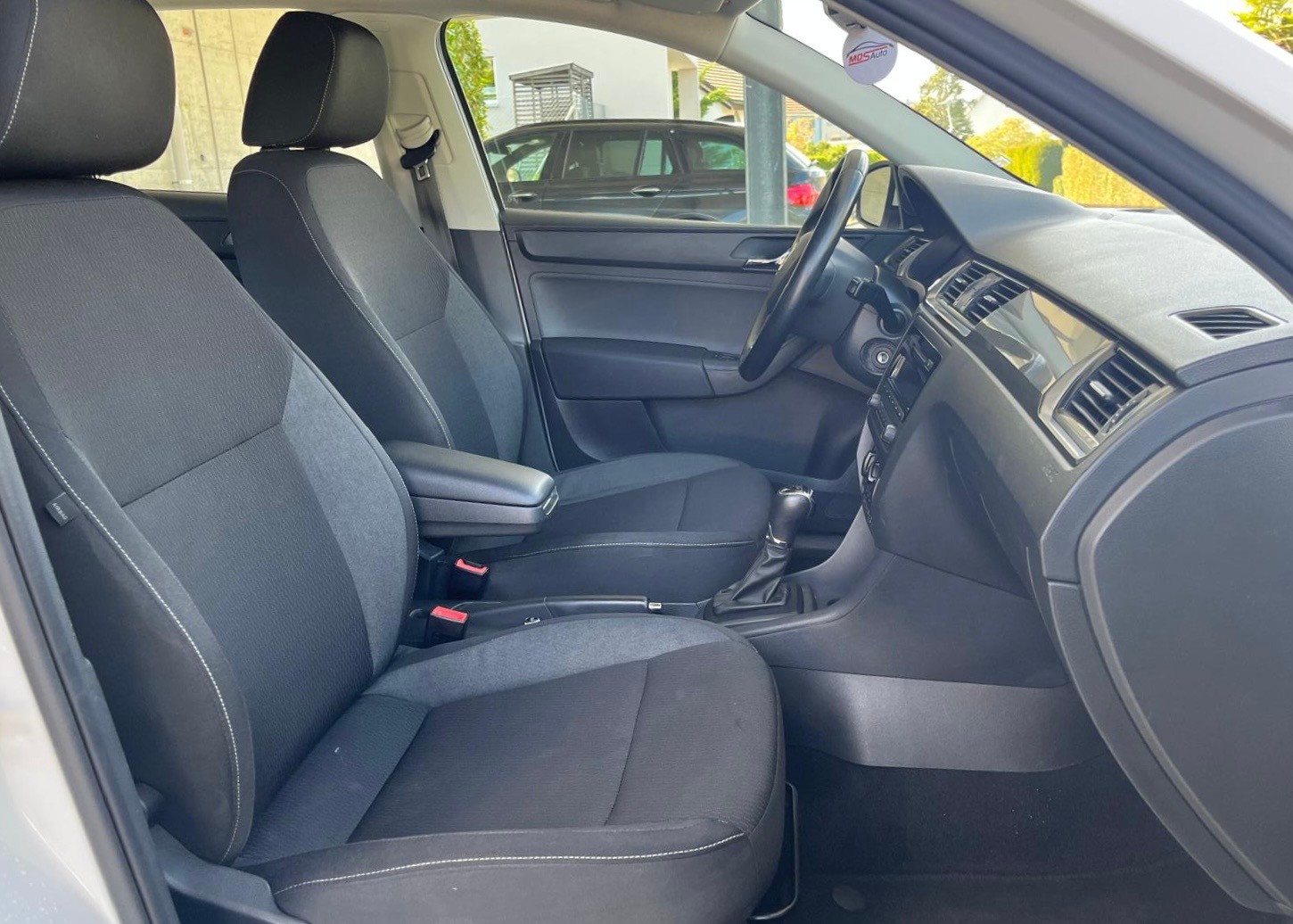 SKODA Rapid Spaceback 1.4 TSI Ambition DSG-image-9
