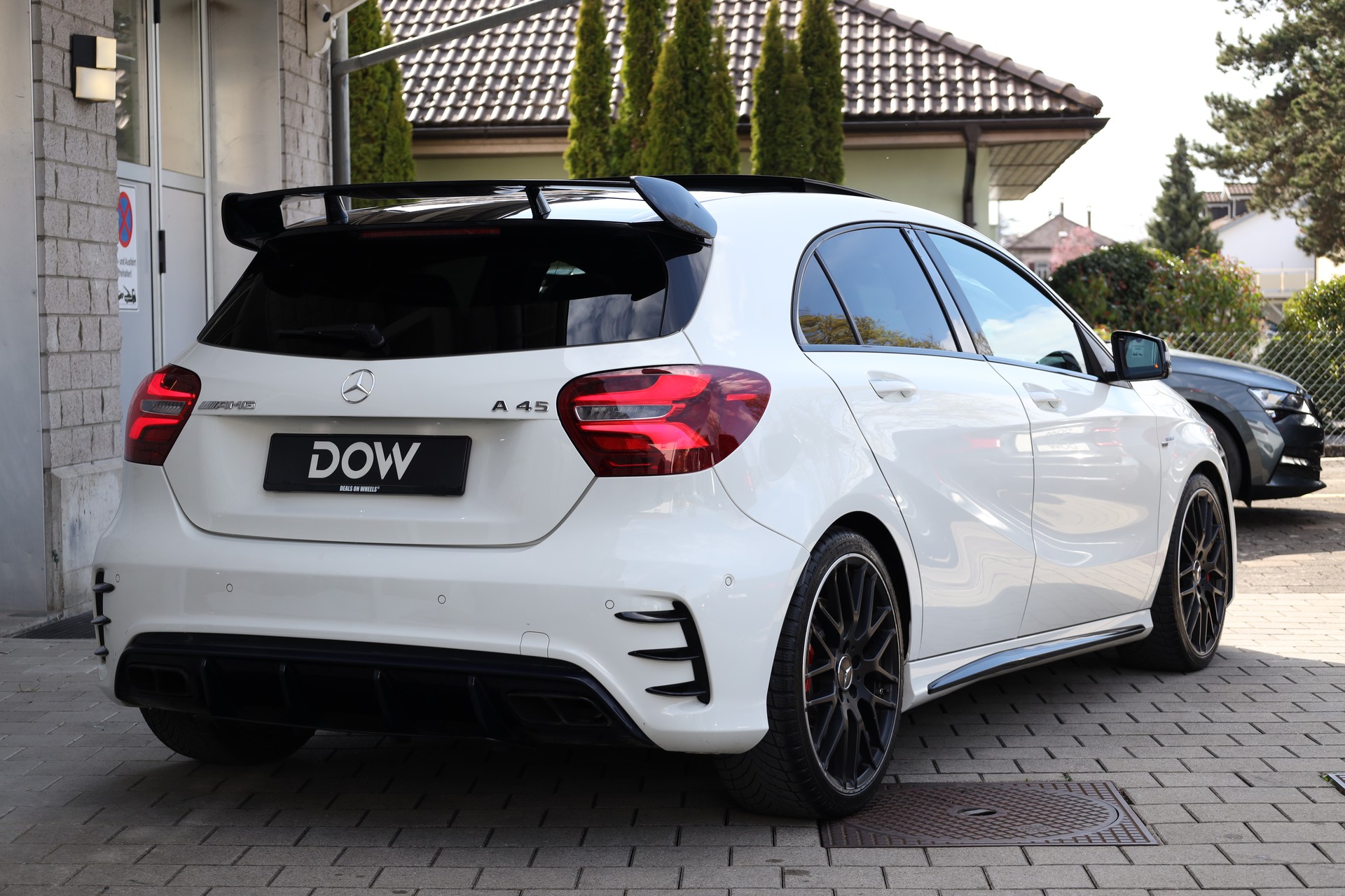 MERCEDES-BENZ A 45 AMG 4Matic Speedshift 7G-DCT-showroom-element-3