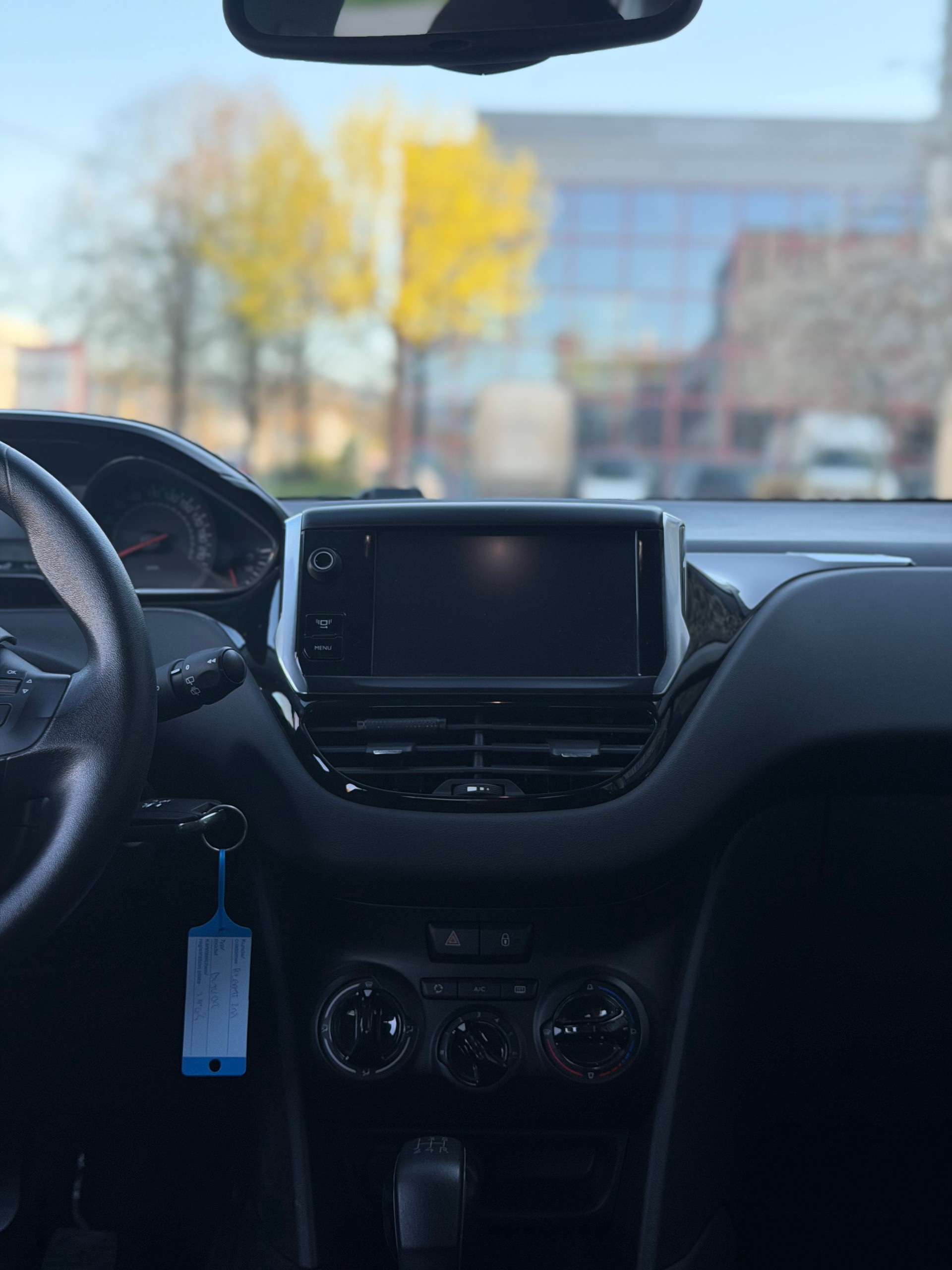 PEUGEOT 208 1.4 VTI Active-image-10