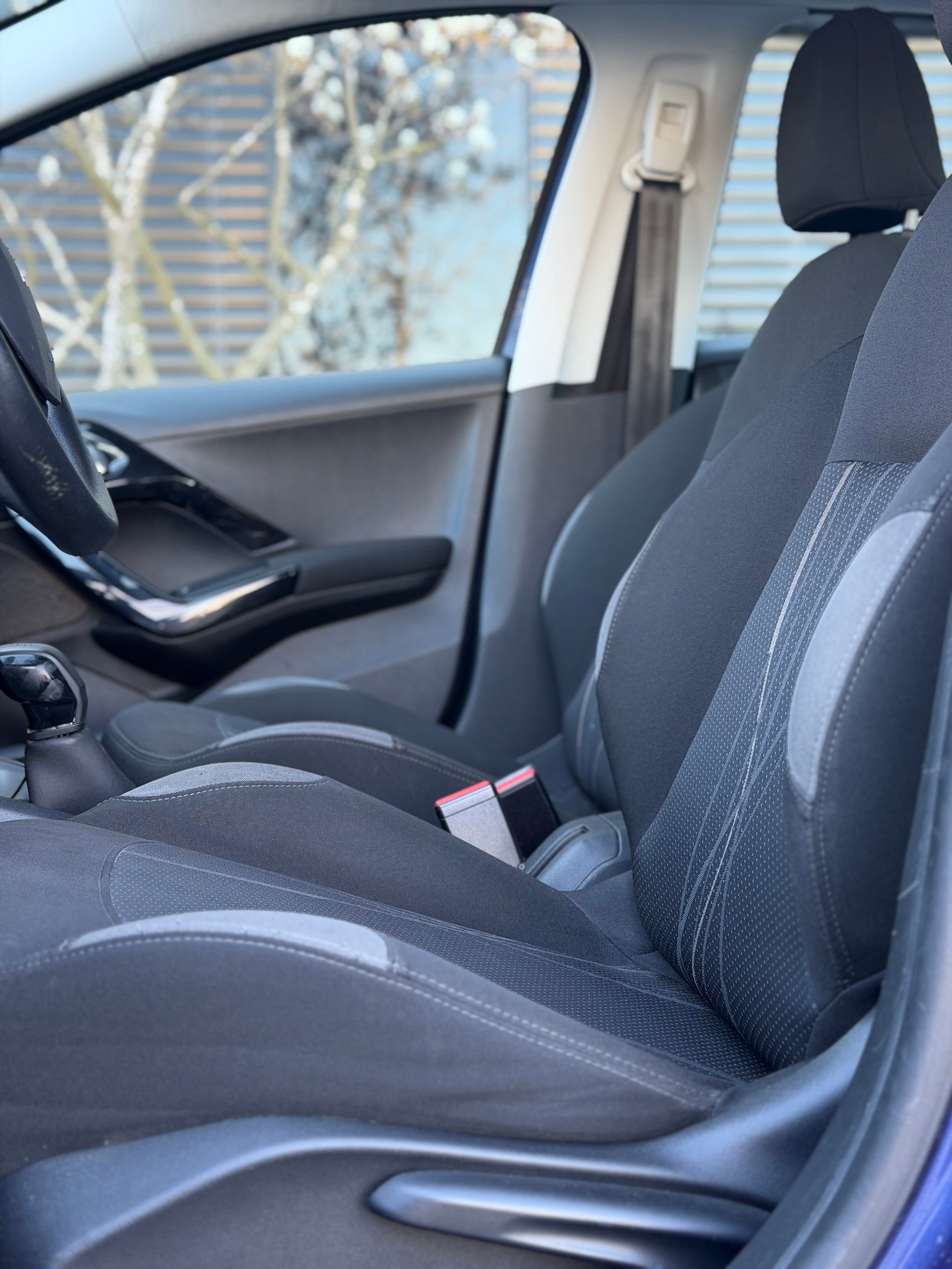 PEUGEOT 208 1.4 VTI Active-image-11