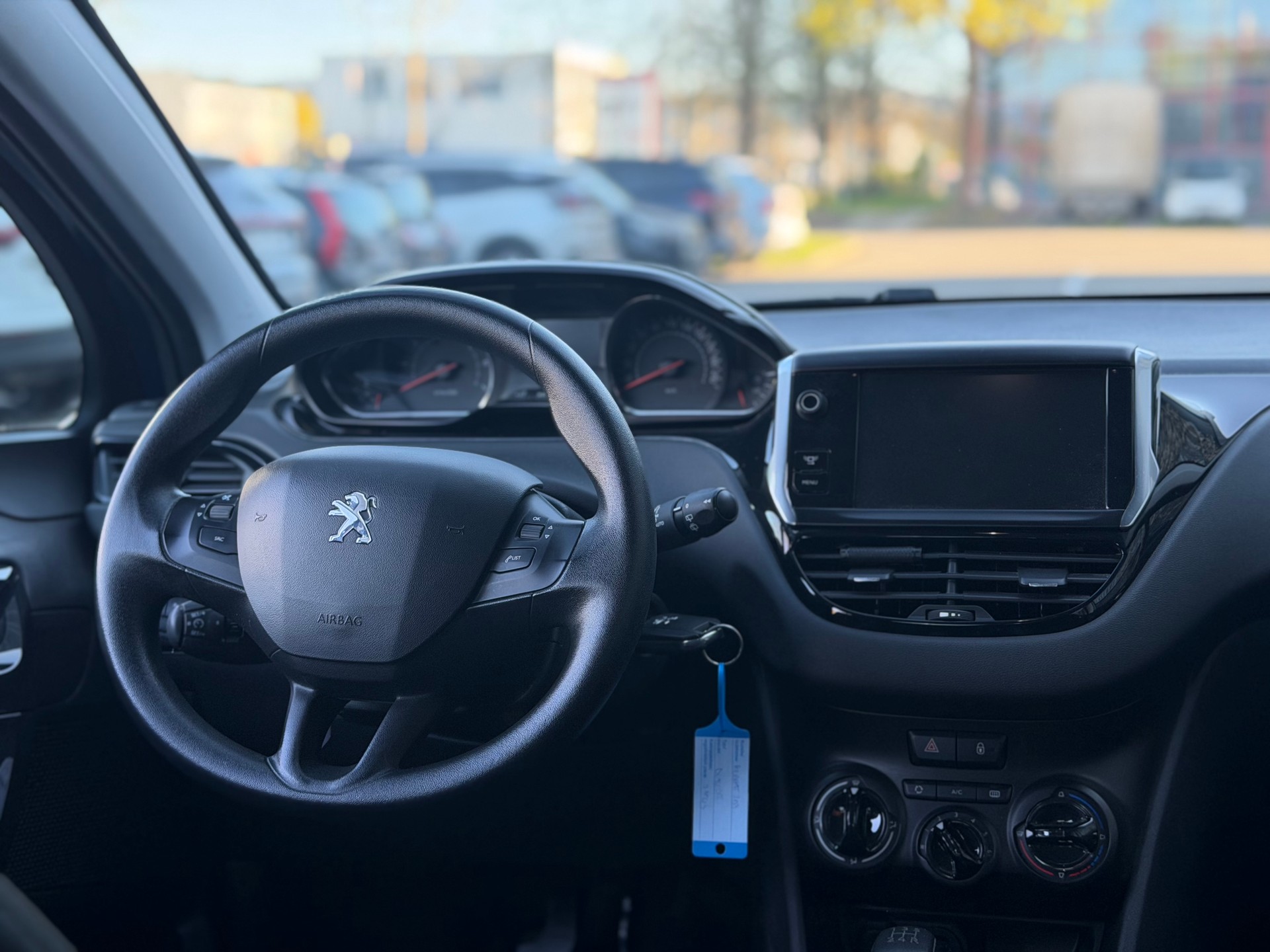PEUGEOT 208 1.4 VTI Active-image-8