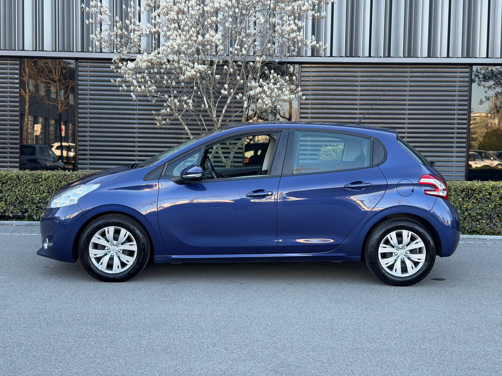PEUGEOT 208 1.4 VTI Active-image-1