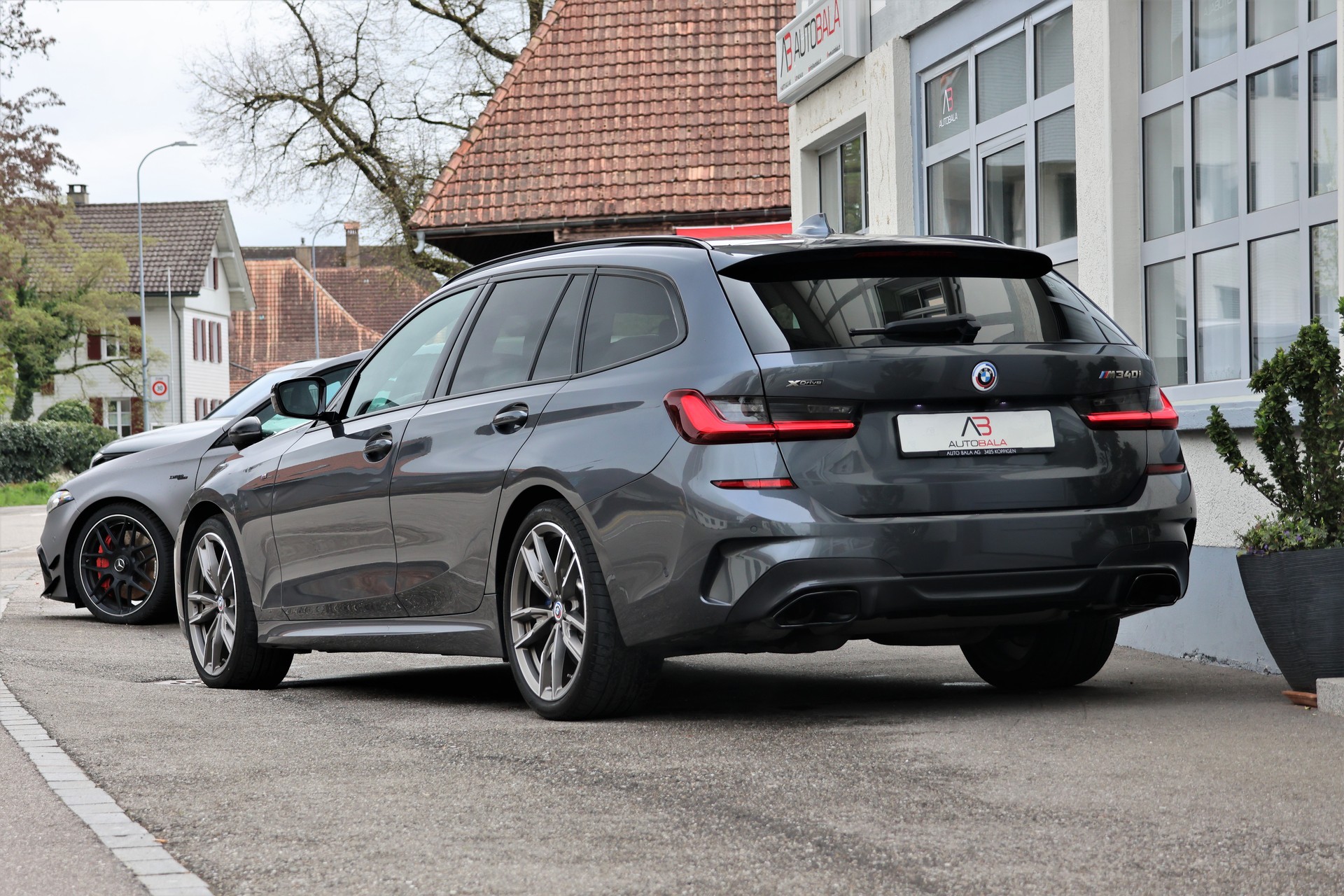 BMW M340i xDrive 48V Touring Steptronic (CH)-image-2