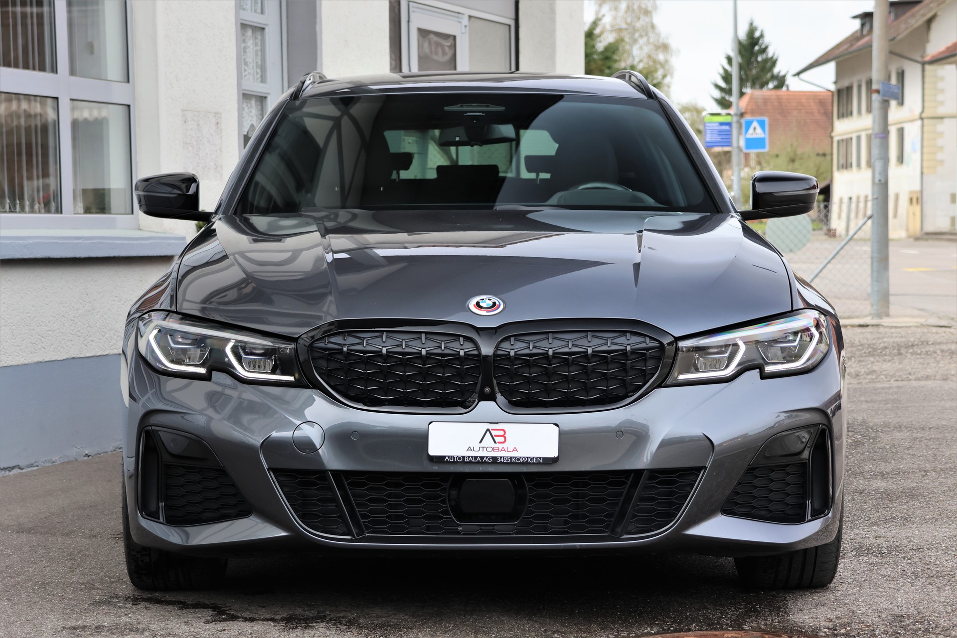 BMW M340i xDrive 48V Touring Steptronic (CH)-image-1