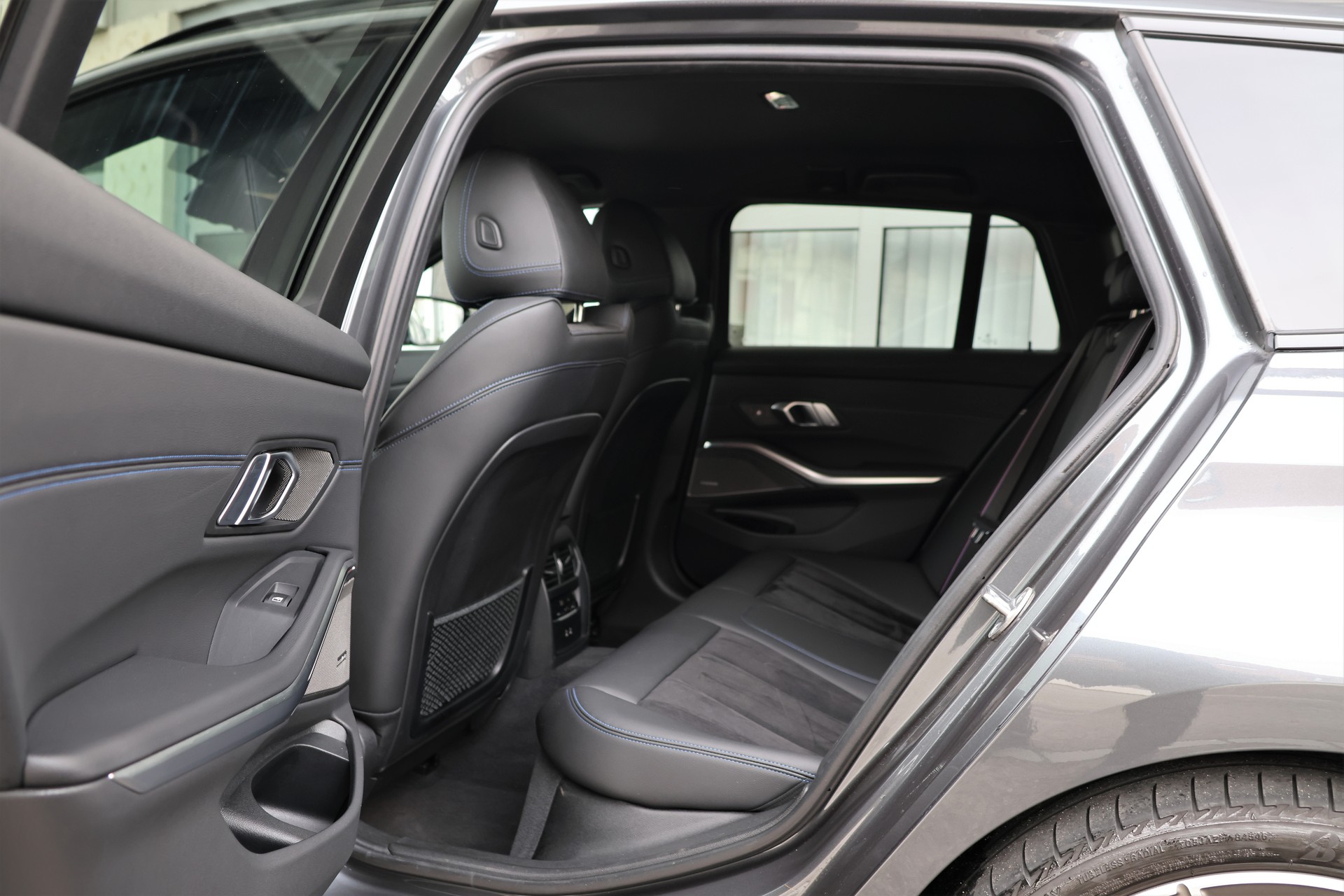 BMW M340i xDrive 48V Touring Steptronic (CH)-image-11