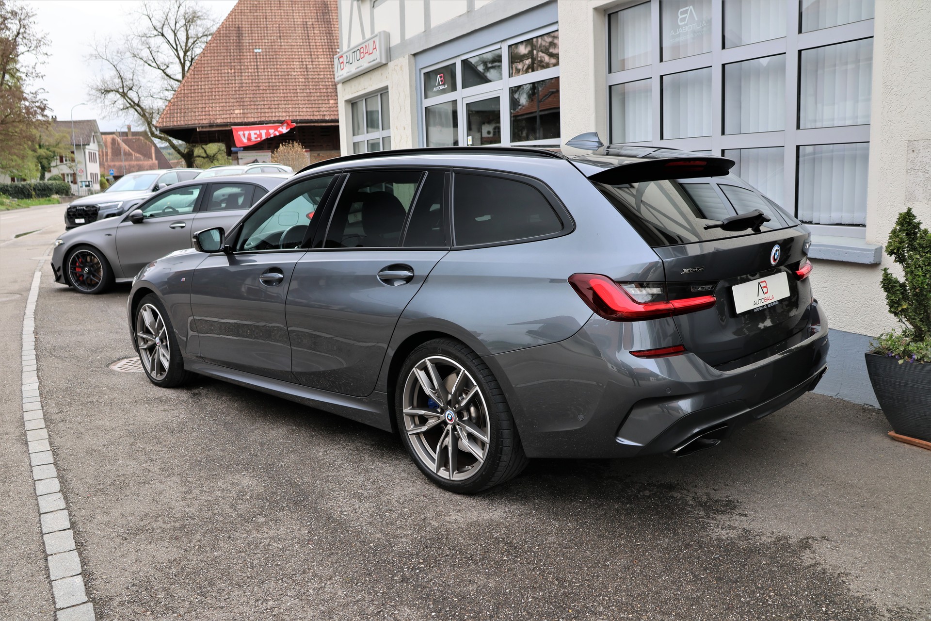 BMW M340i xDrive 48V Touring Steptronic (CH)-image-6