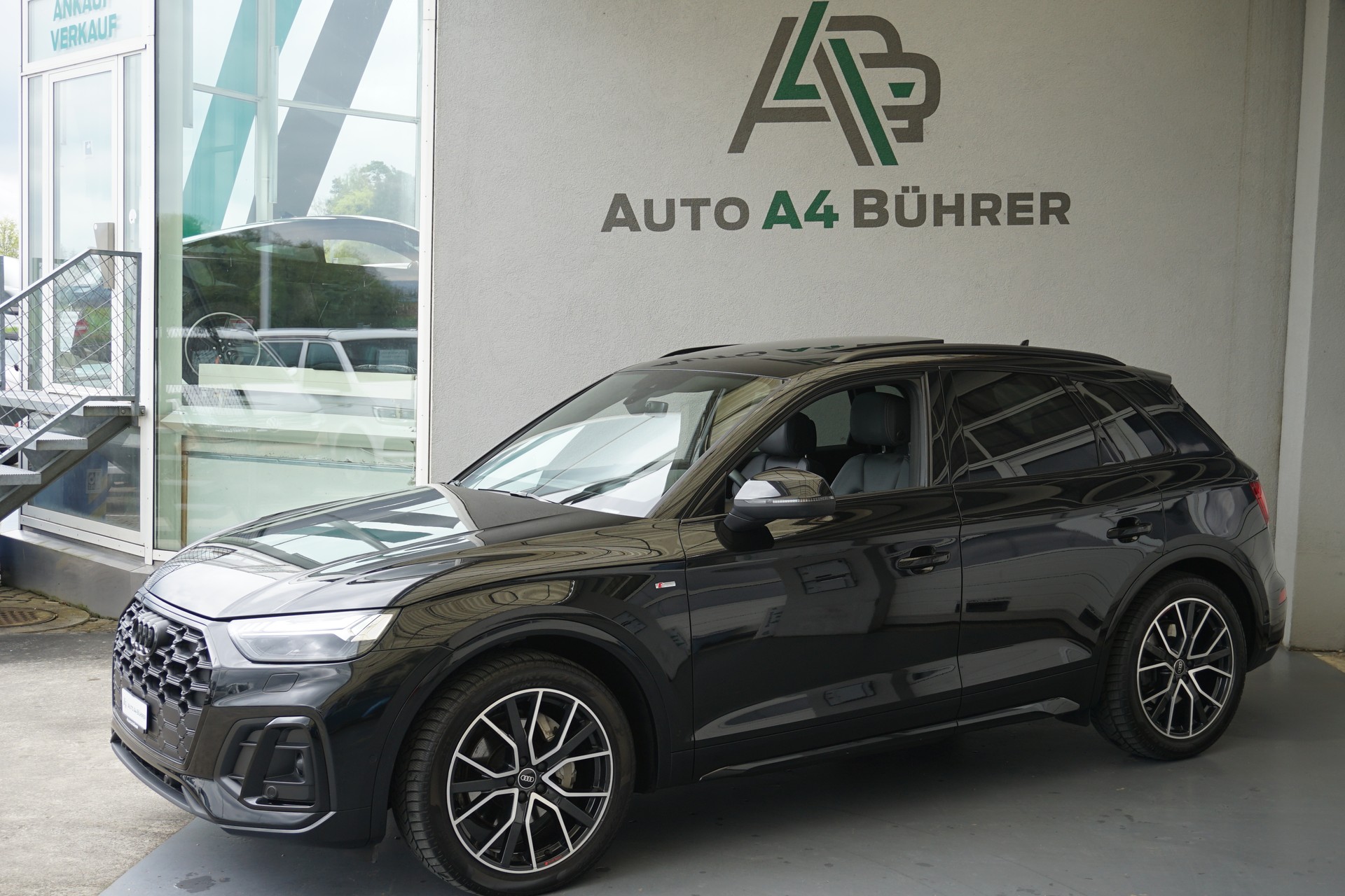 AUDI Q5 40 TDI Black Editition 2,0 TDi quattro 204 PS CH-Auto mit Gratisservice!!-image-3