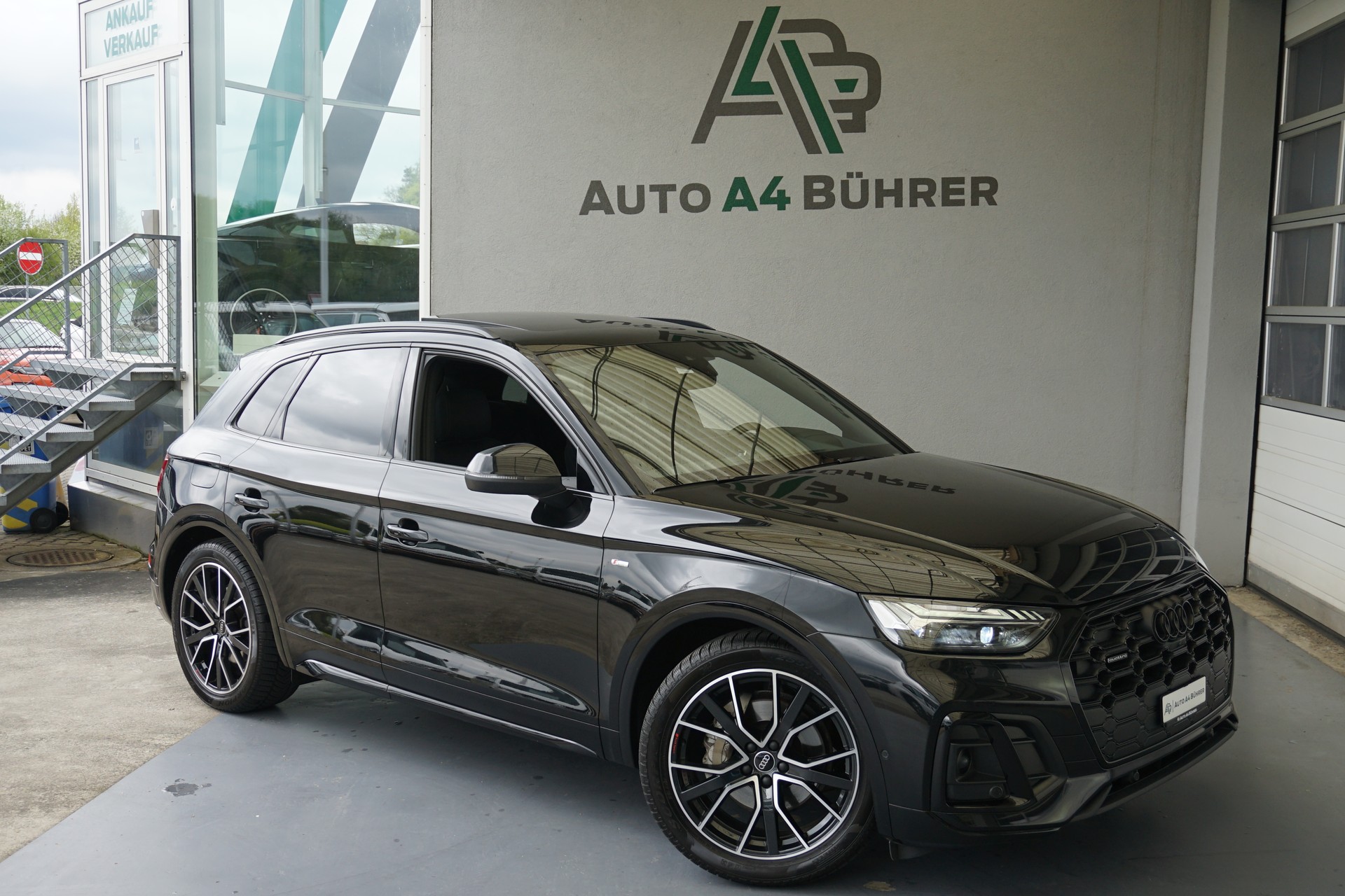 AUDI Q5 40 TDI Black Editition 2,0 TDi quattro 204 PS CH-Auto mit Gratisservice!!-image-1