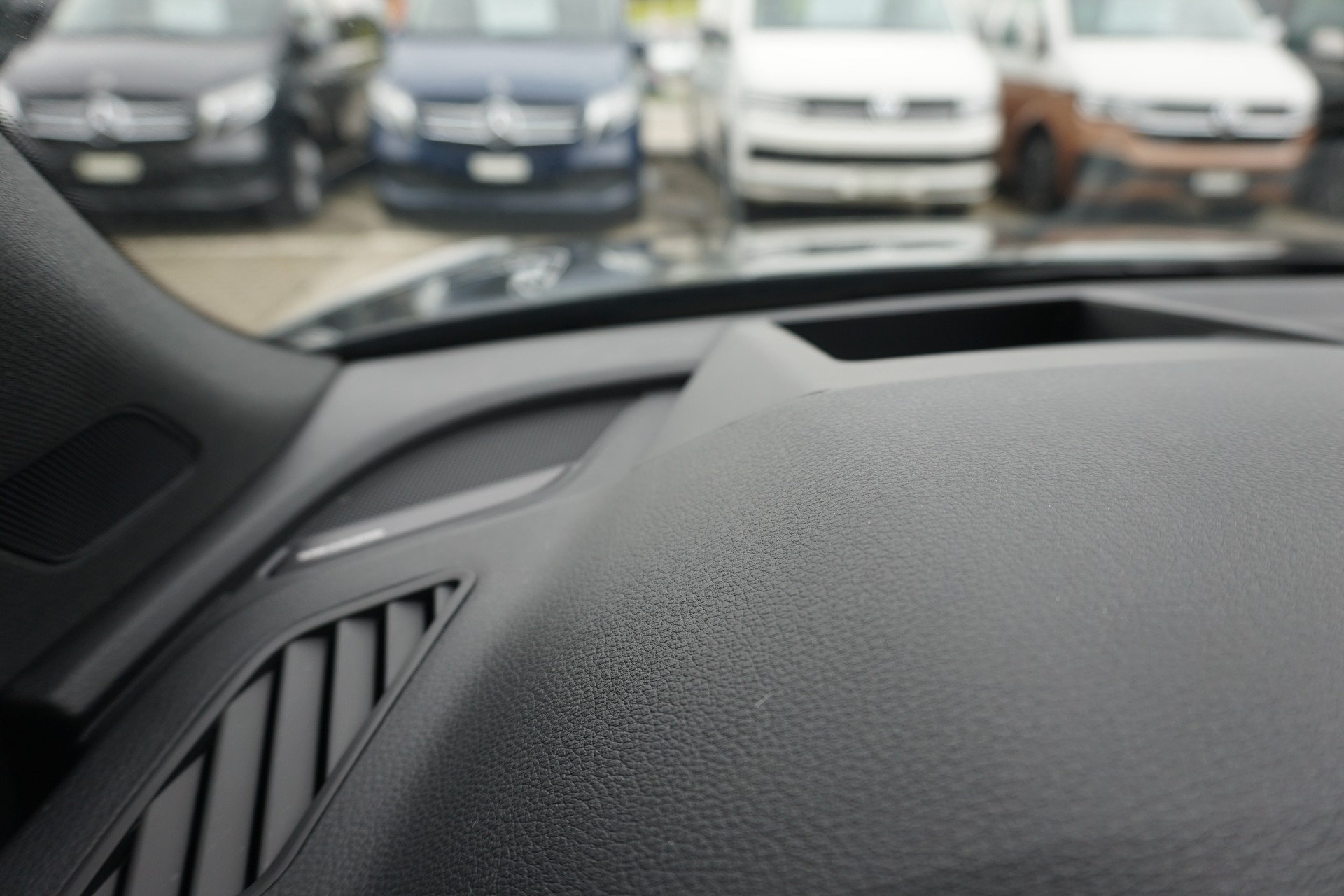 AUDI Q5 40 TDI Black Editition 2,0 TDi quattro 204 PS CH-Auto mit Gratisservice!!-image-19