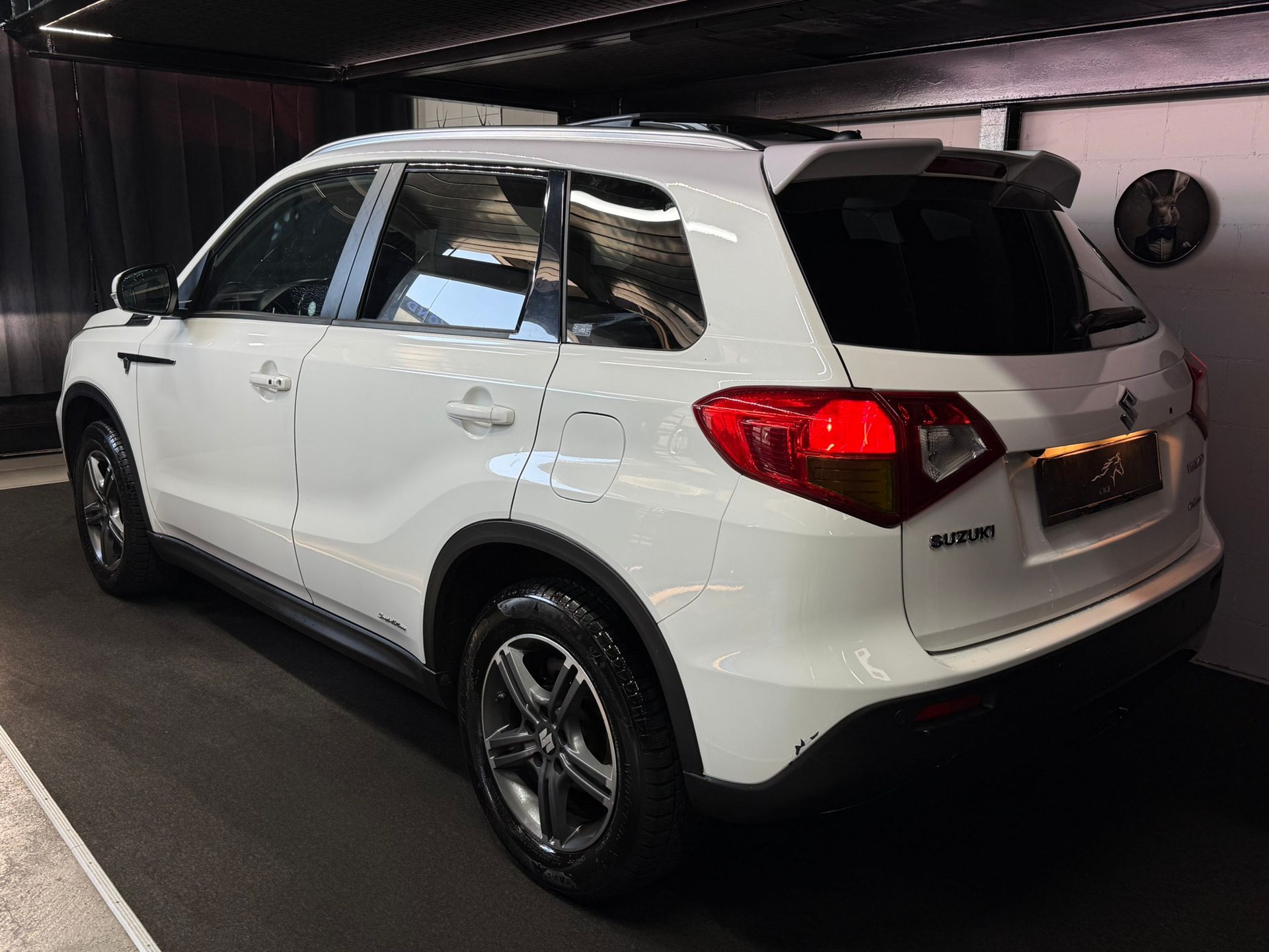 SUZUKI Vitara 1.6 TD Sergio Cellano Top 4*4-image-6