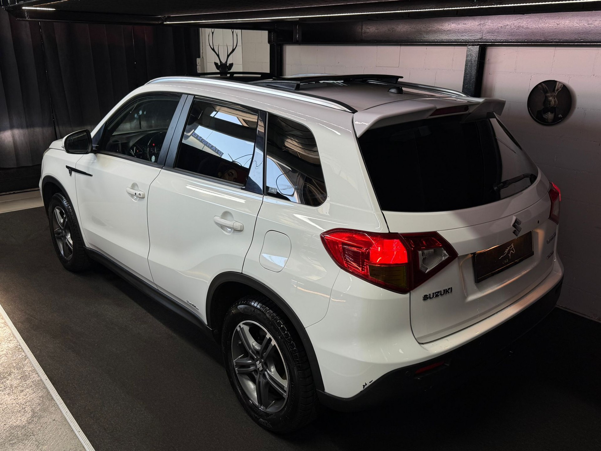 SUZUKI Vitara 1.6 TD Sergio Cellano Top 4*4-image-5