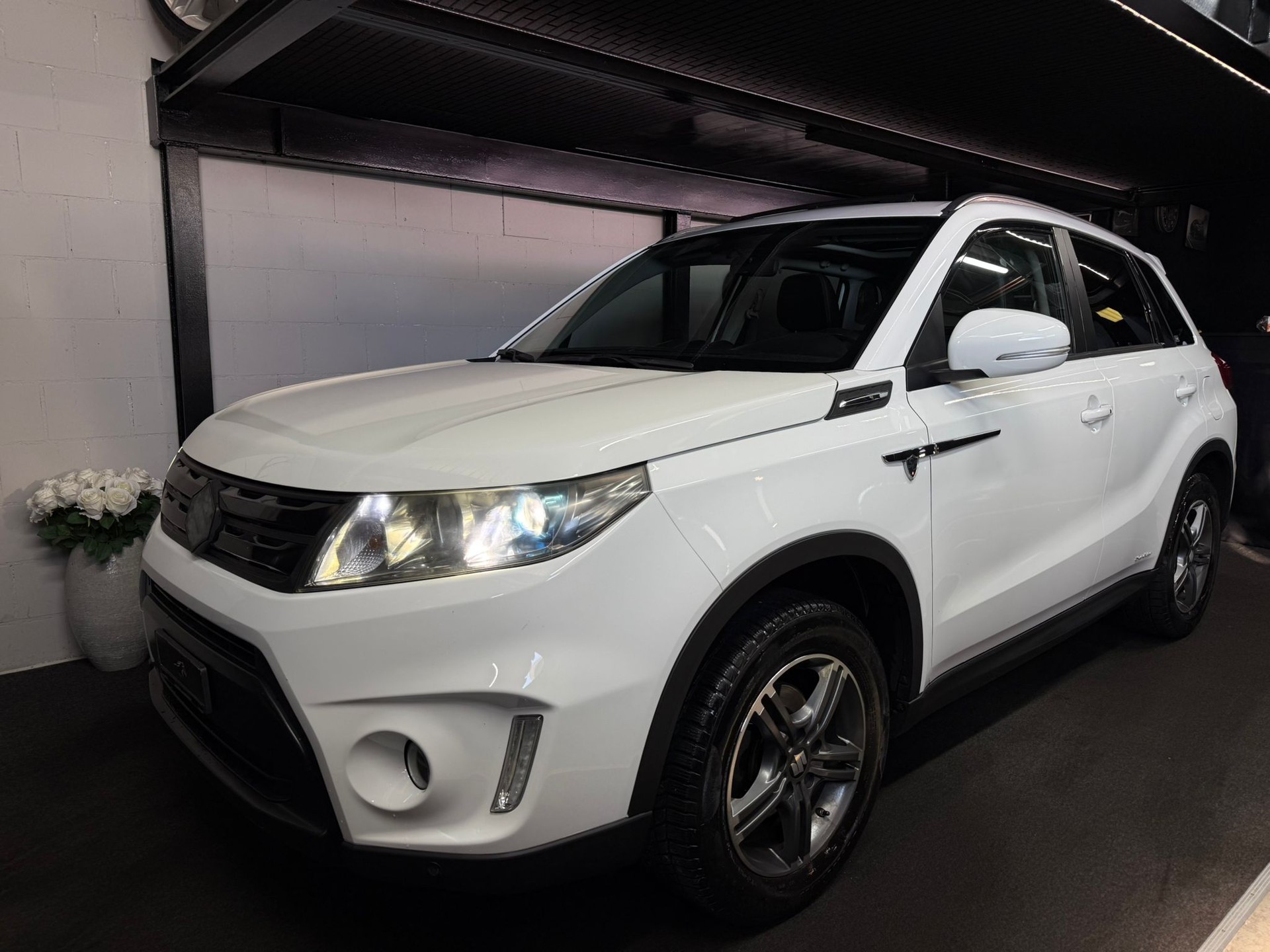 SUZUKI Vitara 1.6 TD Sergio Cellano Top 4*4-image-1