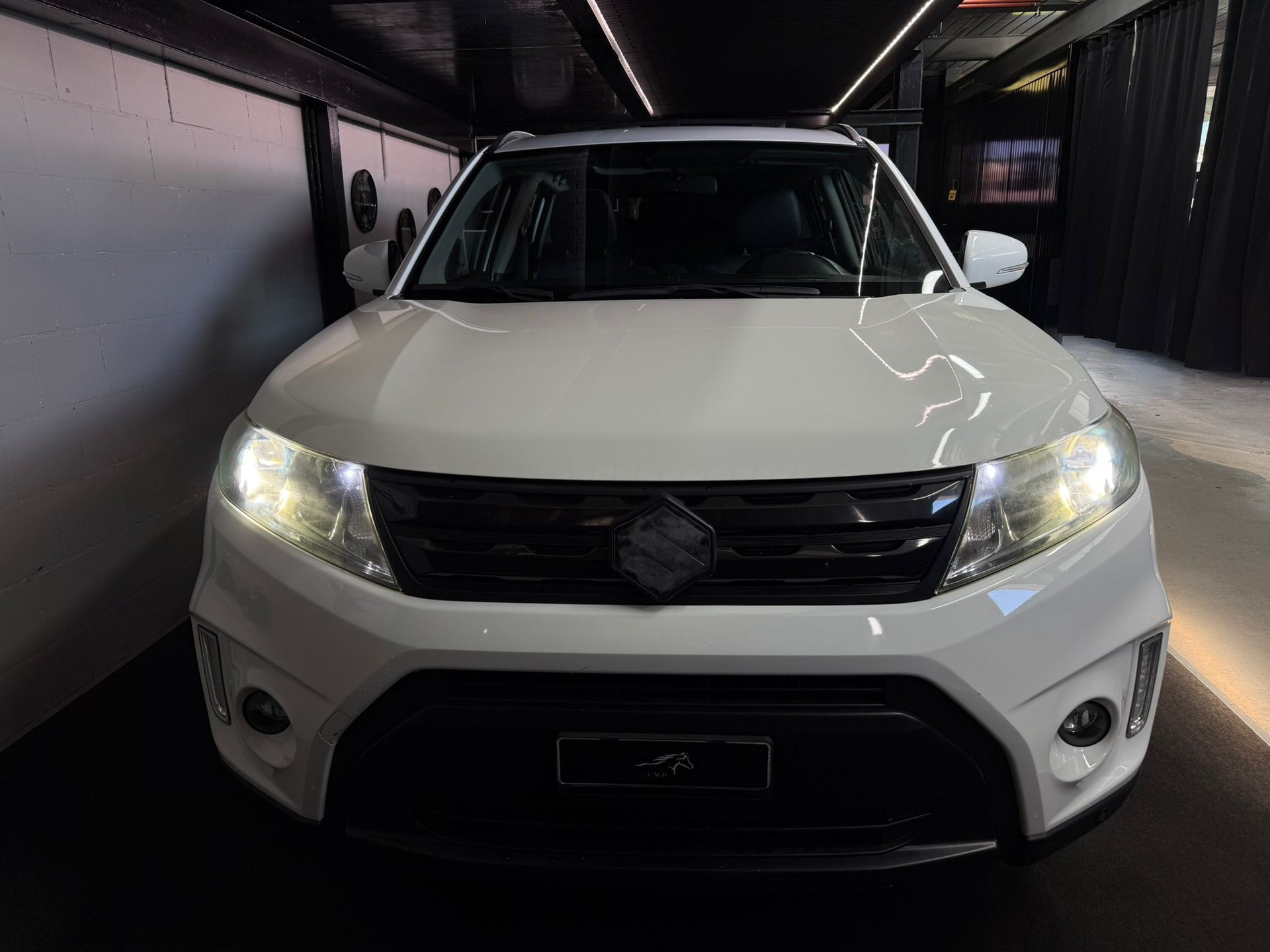SUZUKI Vitara 1.6 TD Sergio Cellano Top 4*4-image-3