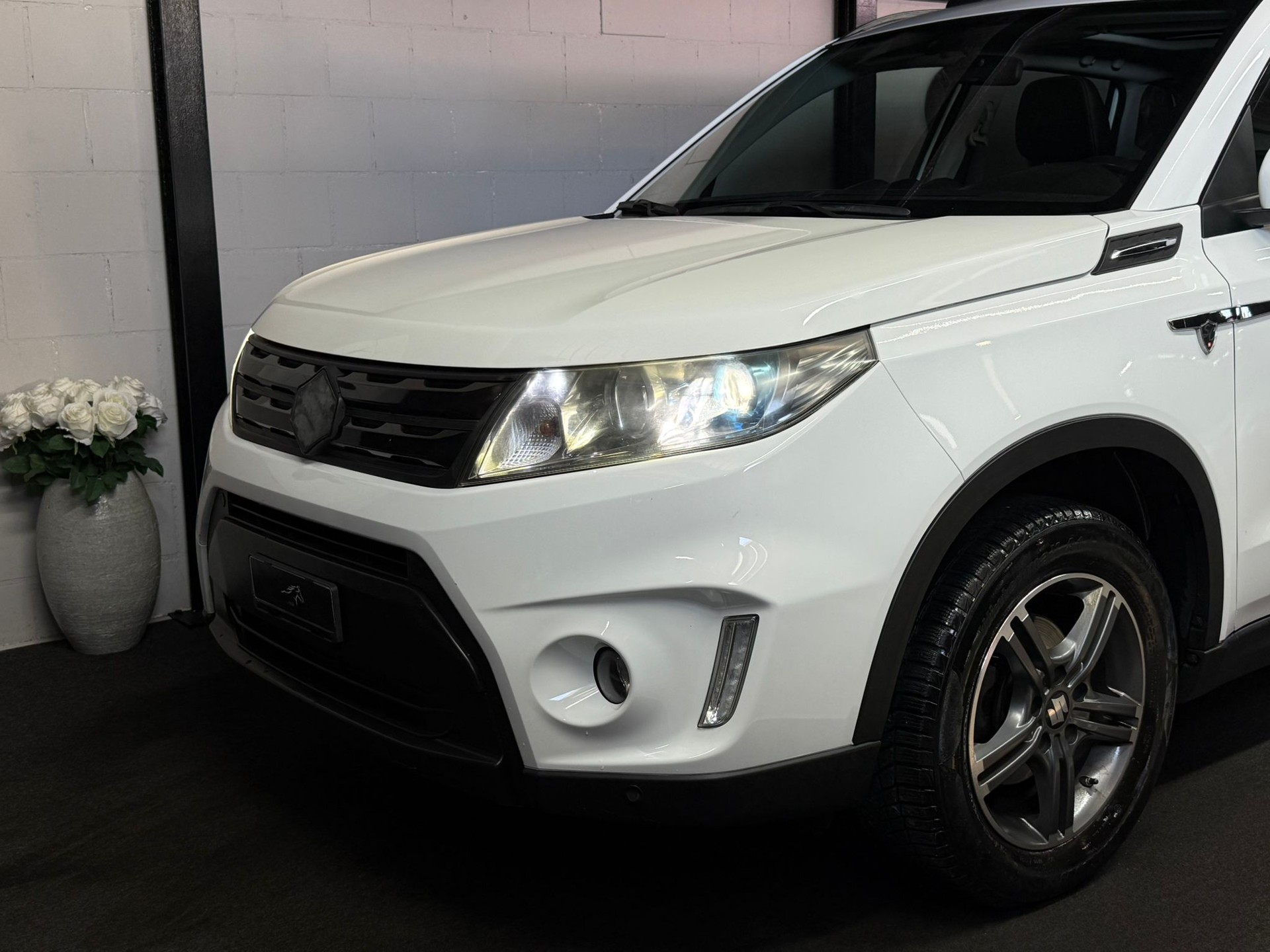 SUZUKI Vitara 1.6 TD Sergio Cellano Top 4*4-image-2