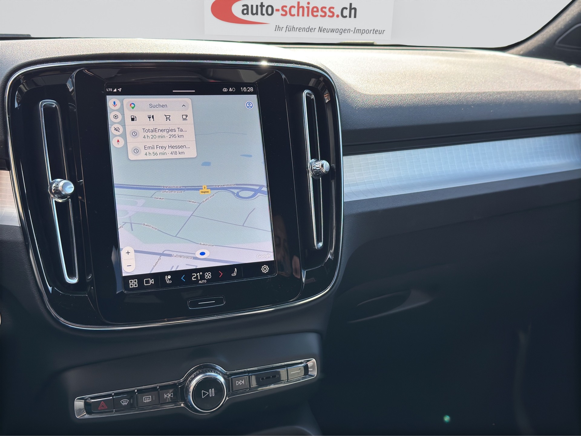 VOLVO XC40 B3 Benzin Mild Hybrid Core DCT-image-11