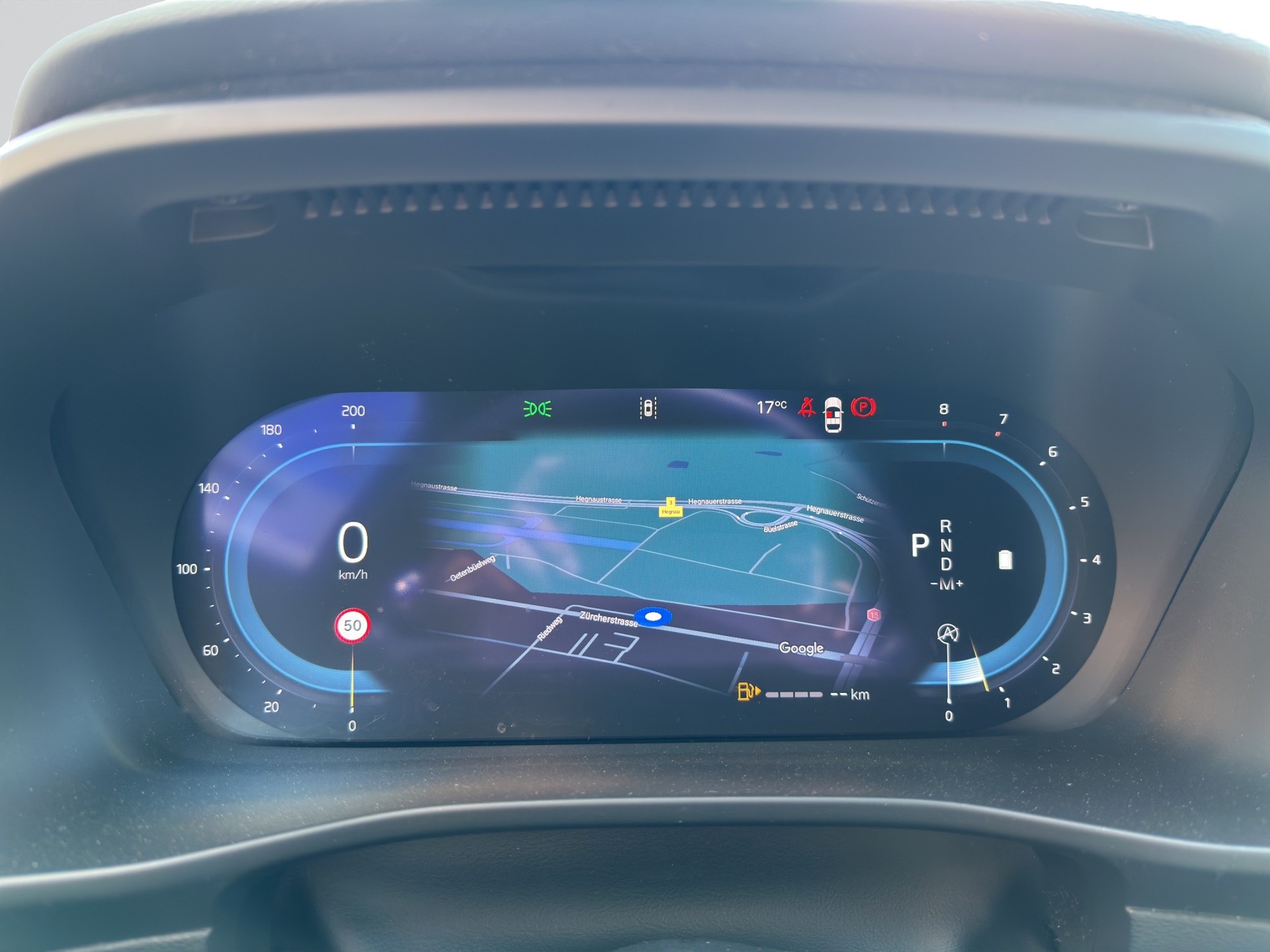 VOLVO XC40 B3 Benzin Mild Hybrid Core DCT-image-10