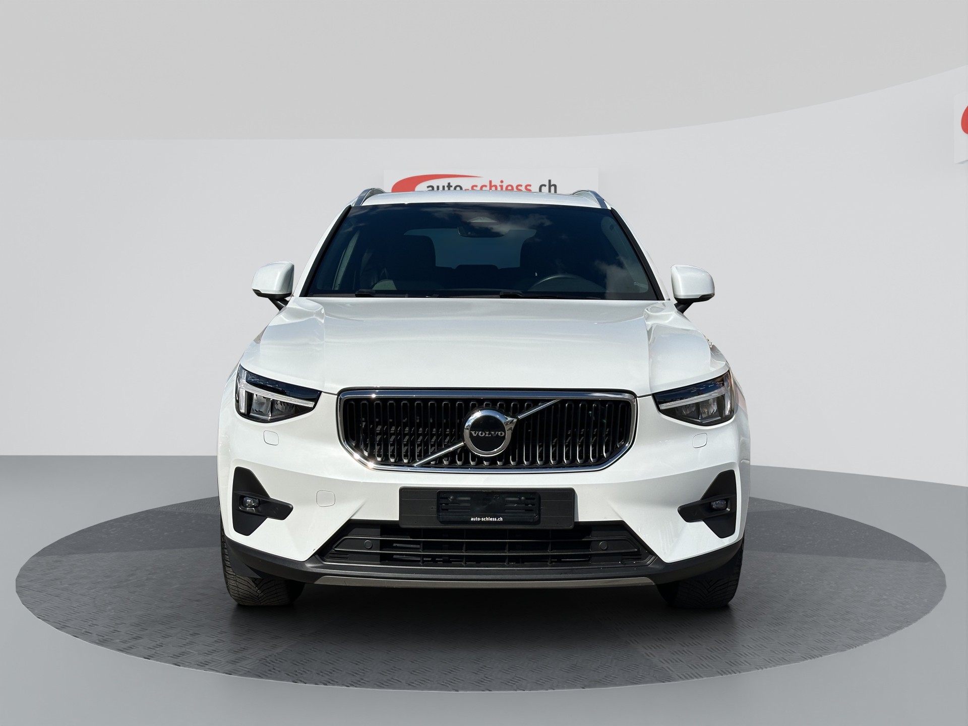 VOLVO XC40 B3 Benzin Mild Hybrid Core DCT-image-1