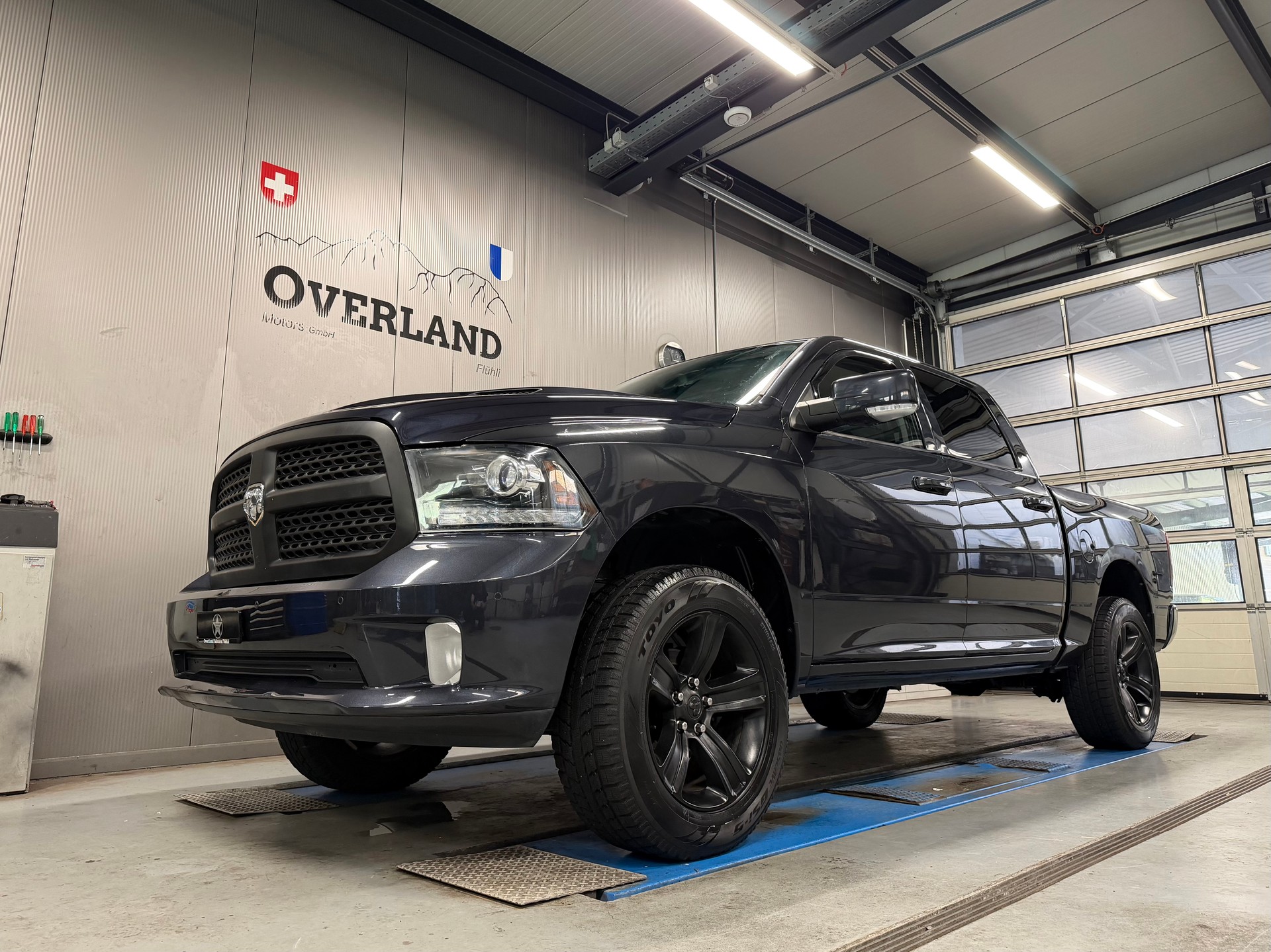 DODGE 1500 HEMI V8-image-7