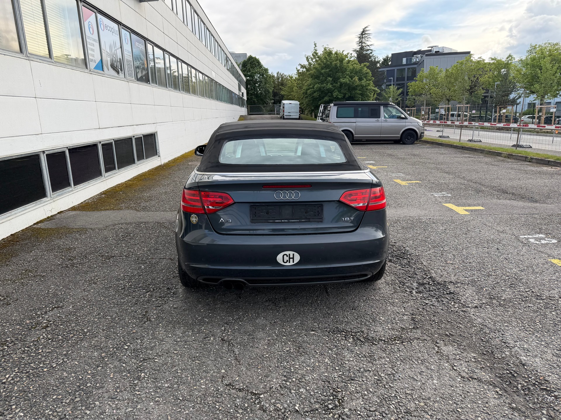 AUDI A3 Cabriolet 1.8 TFSI Attraction-image-5