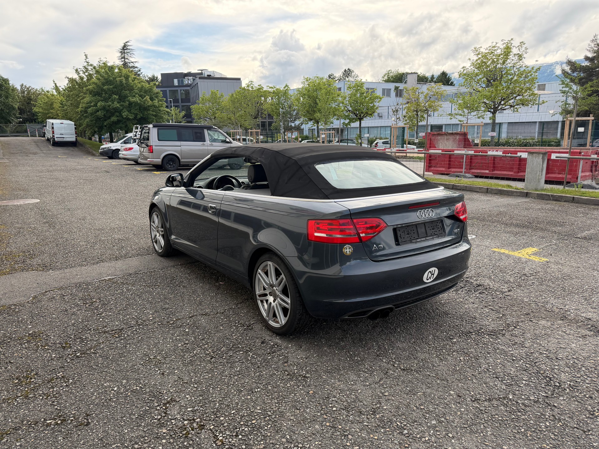 AUDI A3 Cabriolet 1.8 TFSI Attraction-image-6