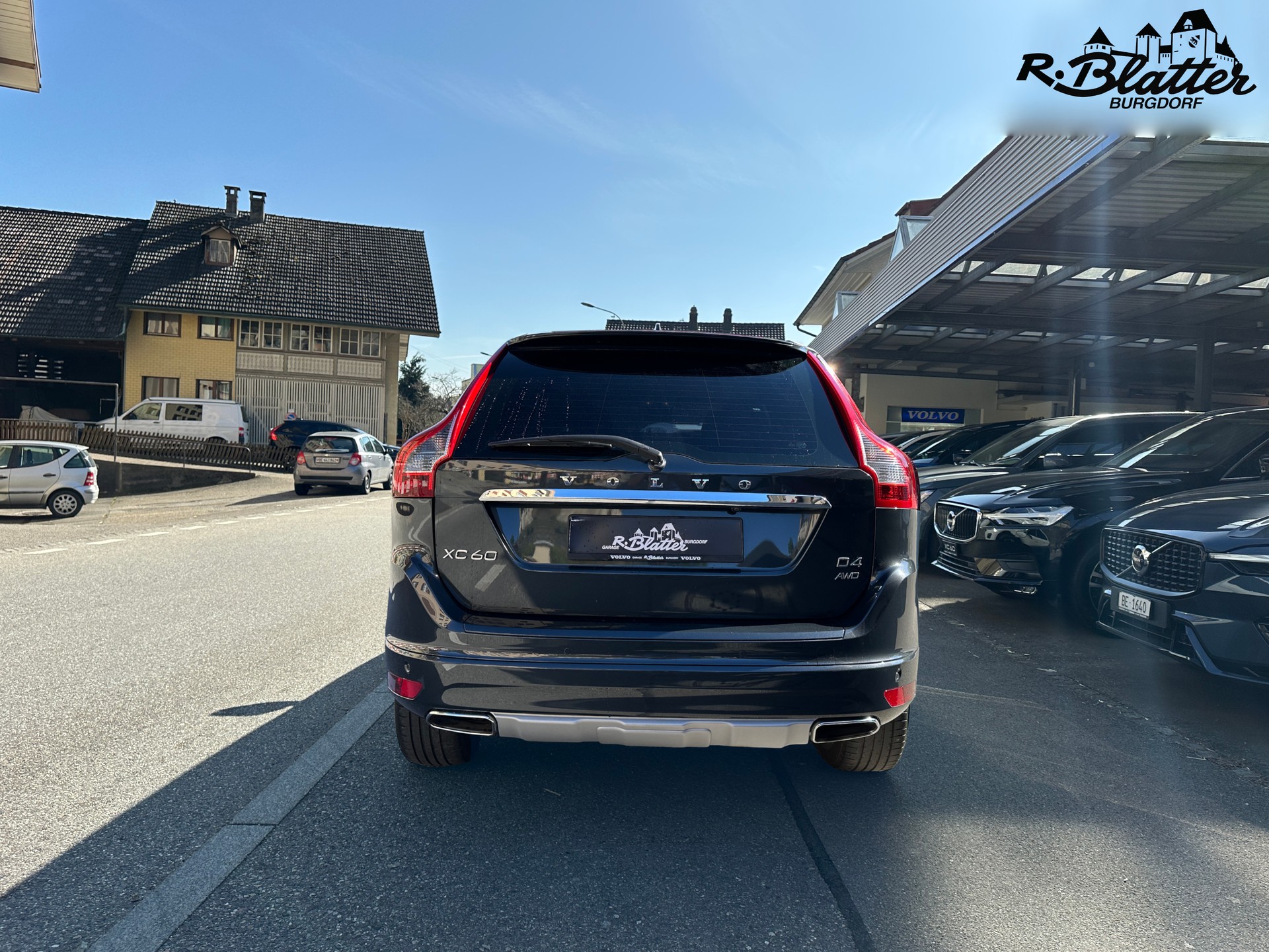 VOLVO XC60 D4 AWD Summum Geartronic-image-4