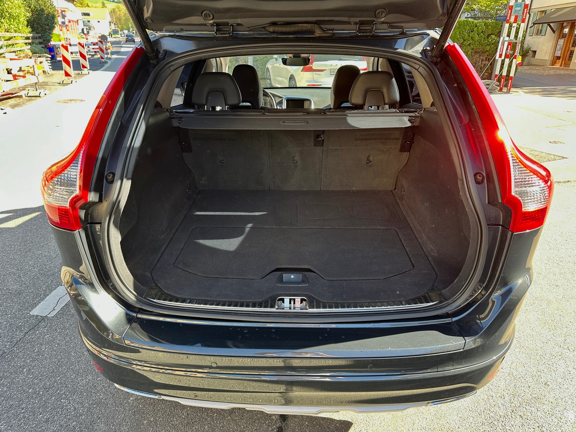 VOLVO XC60 D4 AWD Summum Geartronic-image-15