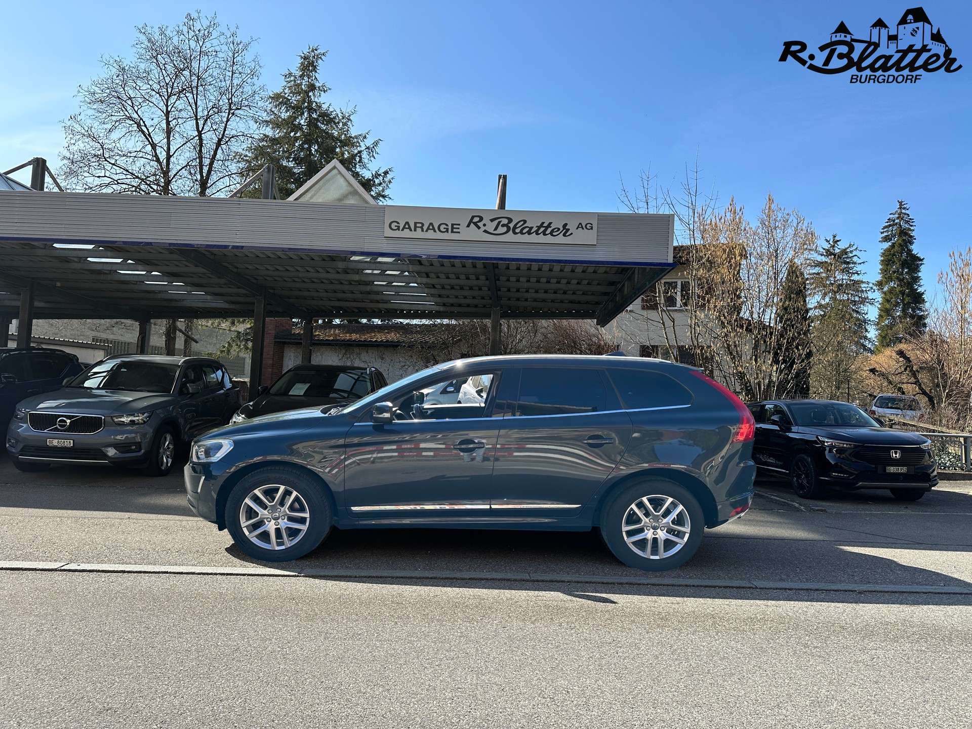 VOLVO XC60 D4 AWD Summum Geartronic-image-2