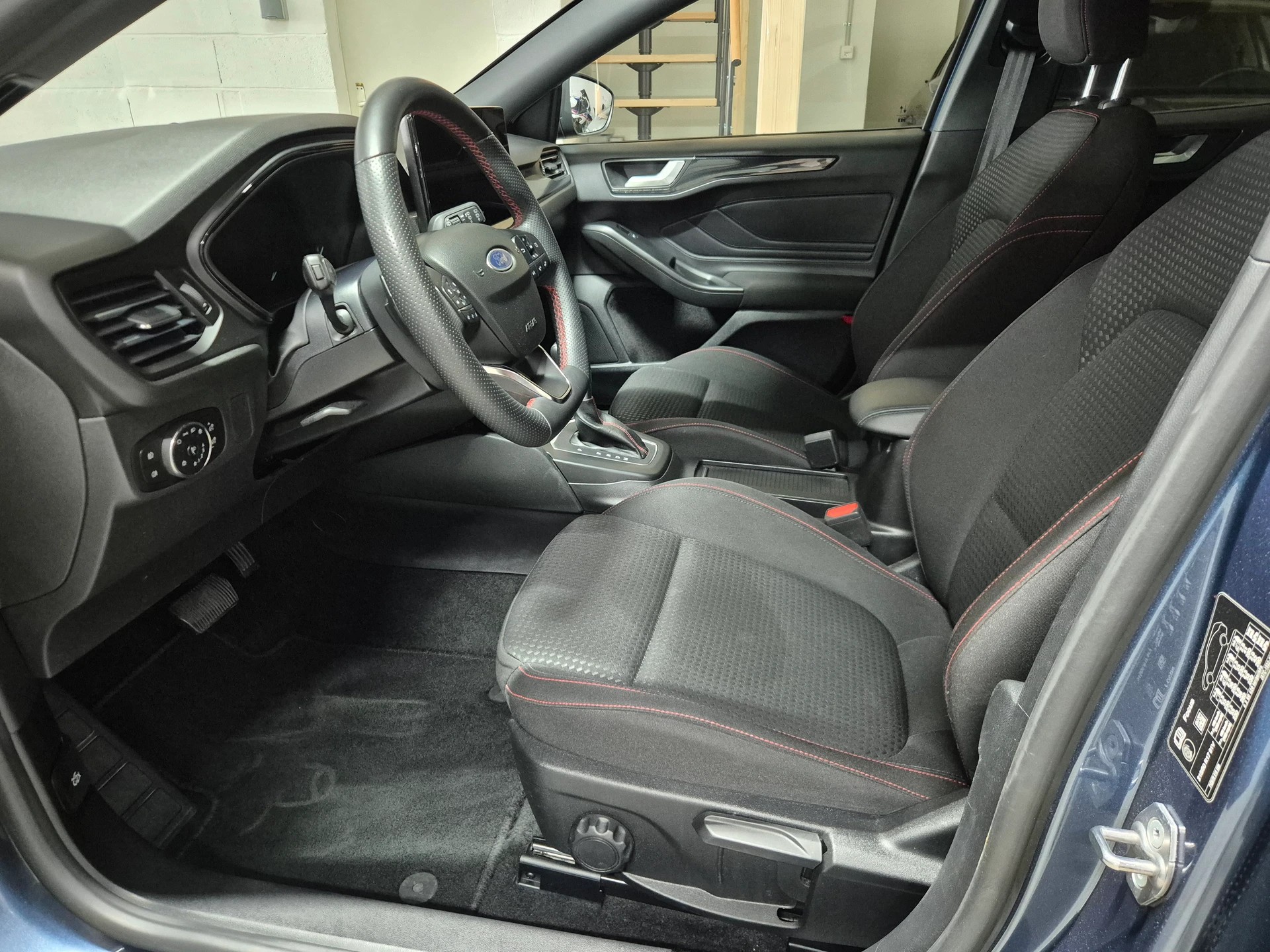FORD Focus 1.0 MHEV ST-Line Automat-image-5