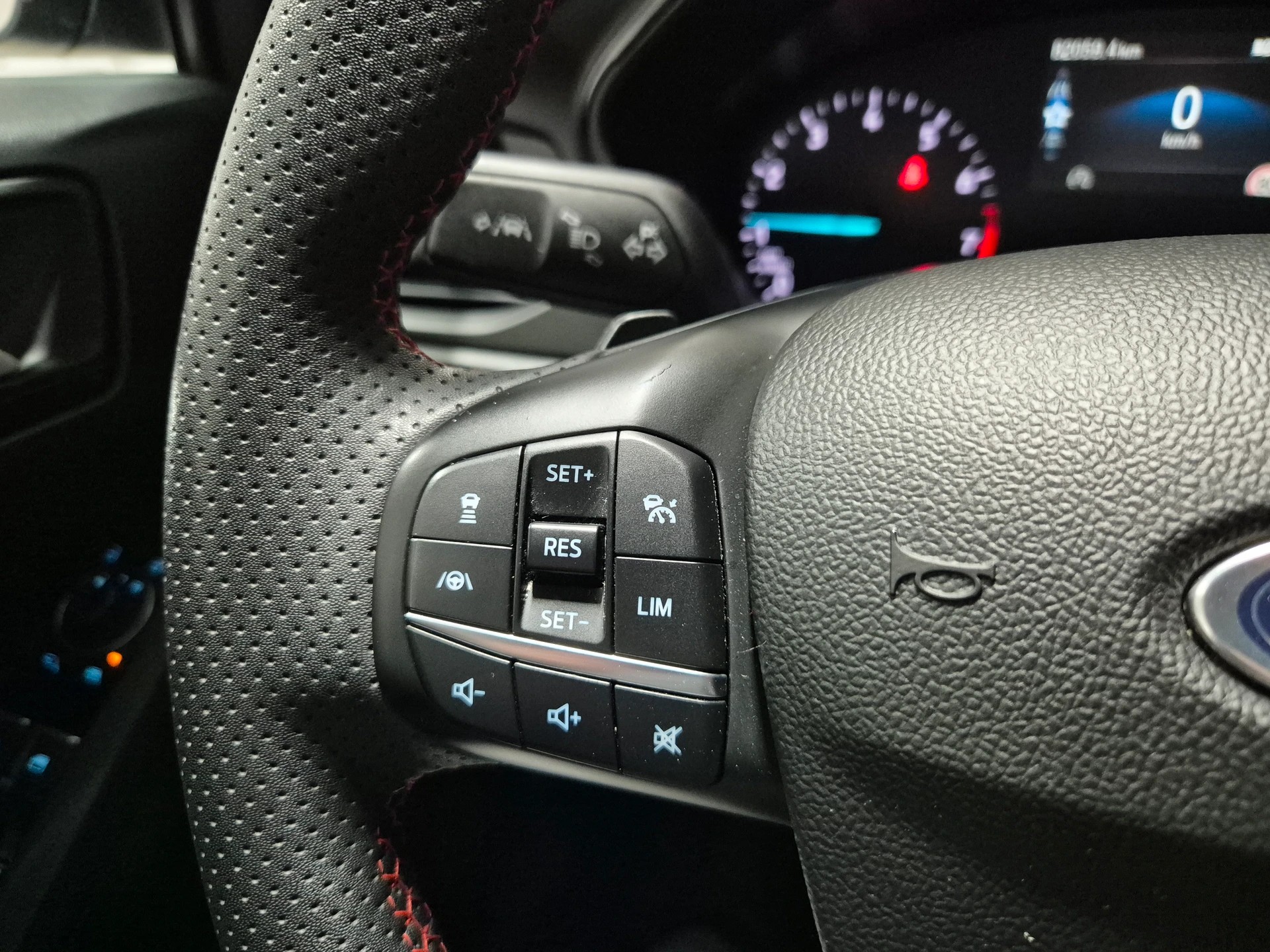FORD Focus 1.0 MHEV ST-Line Automat-image-8