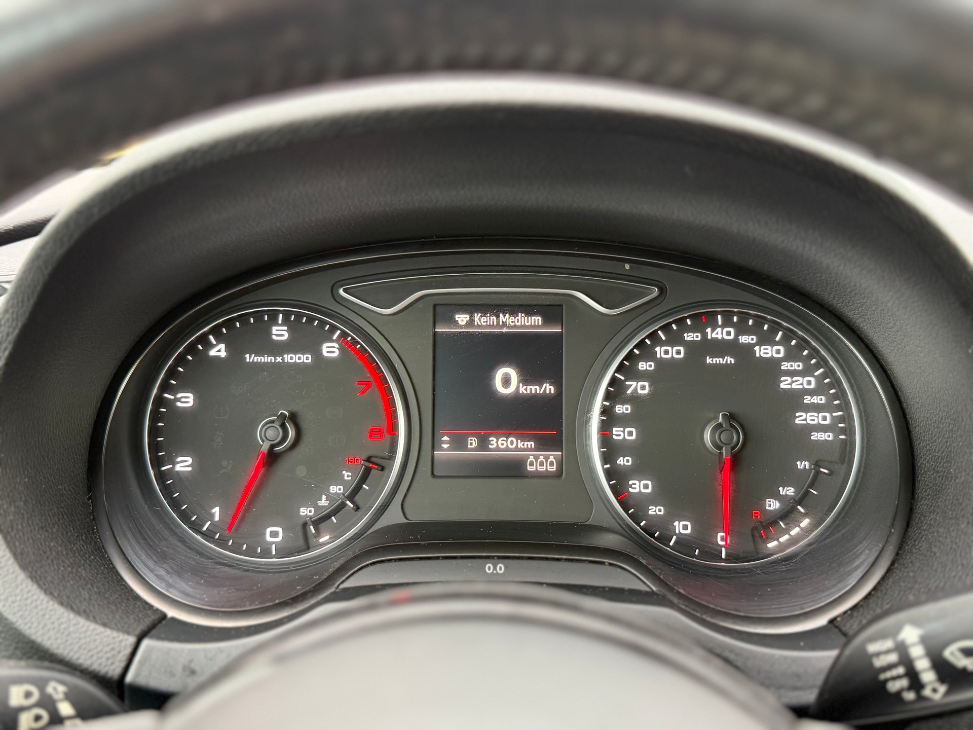 AUDI A3 1.4 TFSI Ambiente-image-8