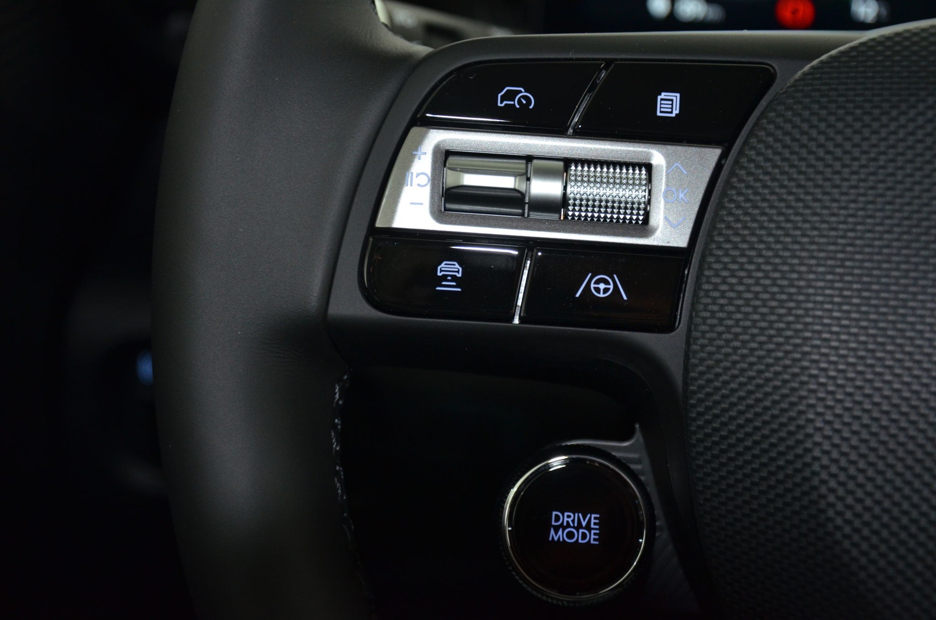 HYUNDAI Inster 49kWh Luxury-image-20