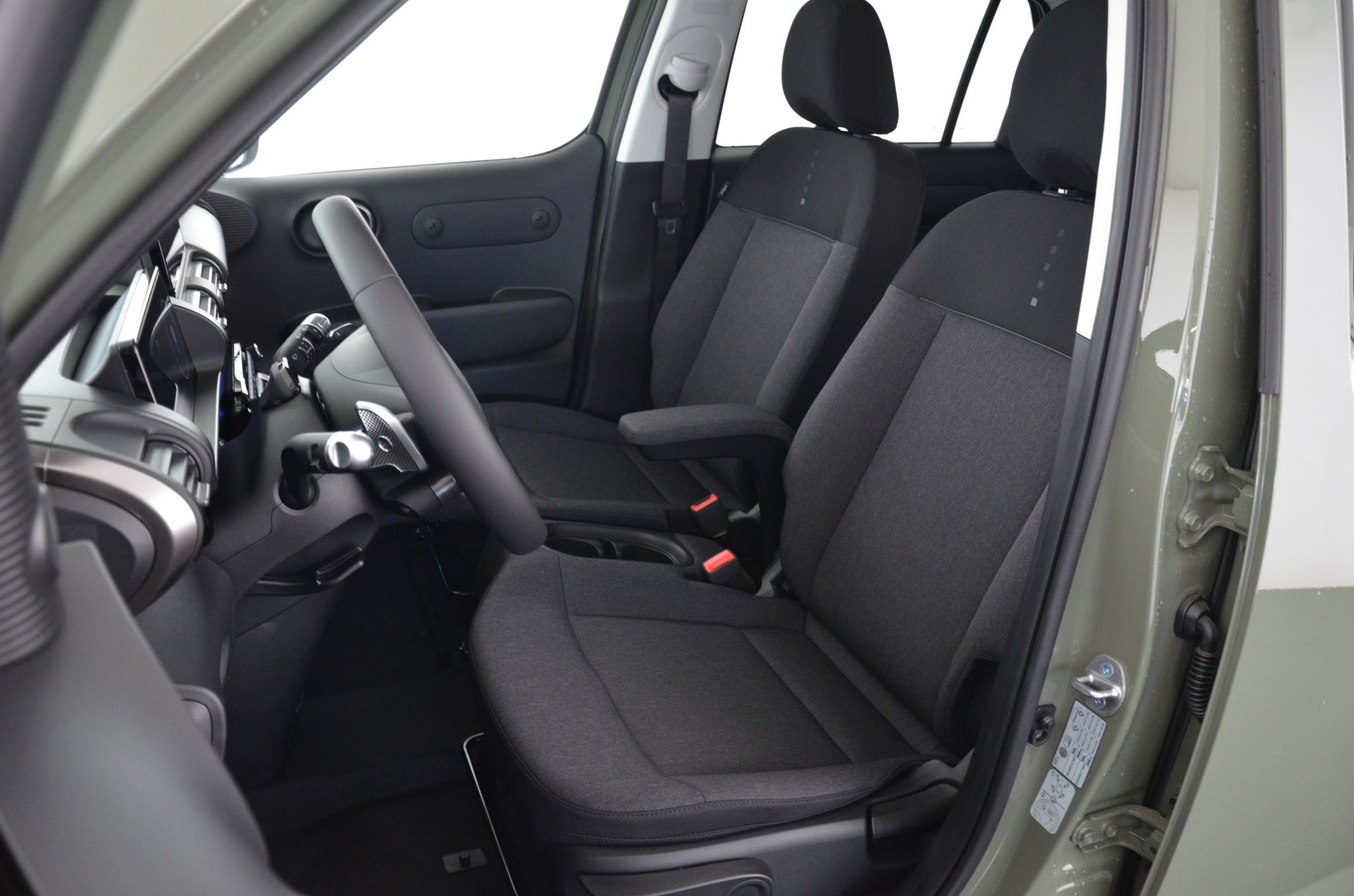 HYUNDAI Inster 49kWh Luxury-image-12