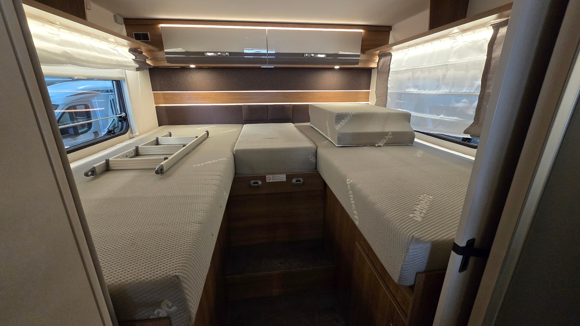 DETHLEFFS Trend I 7057 EB, Fiat Ducato 2.2MJT 140PS-image-11