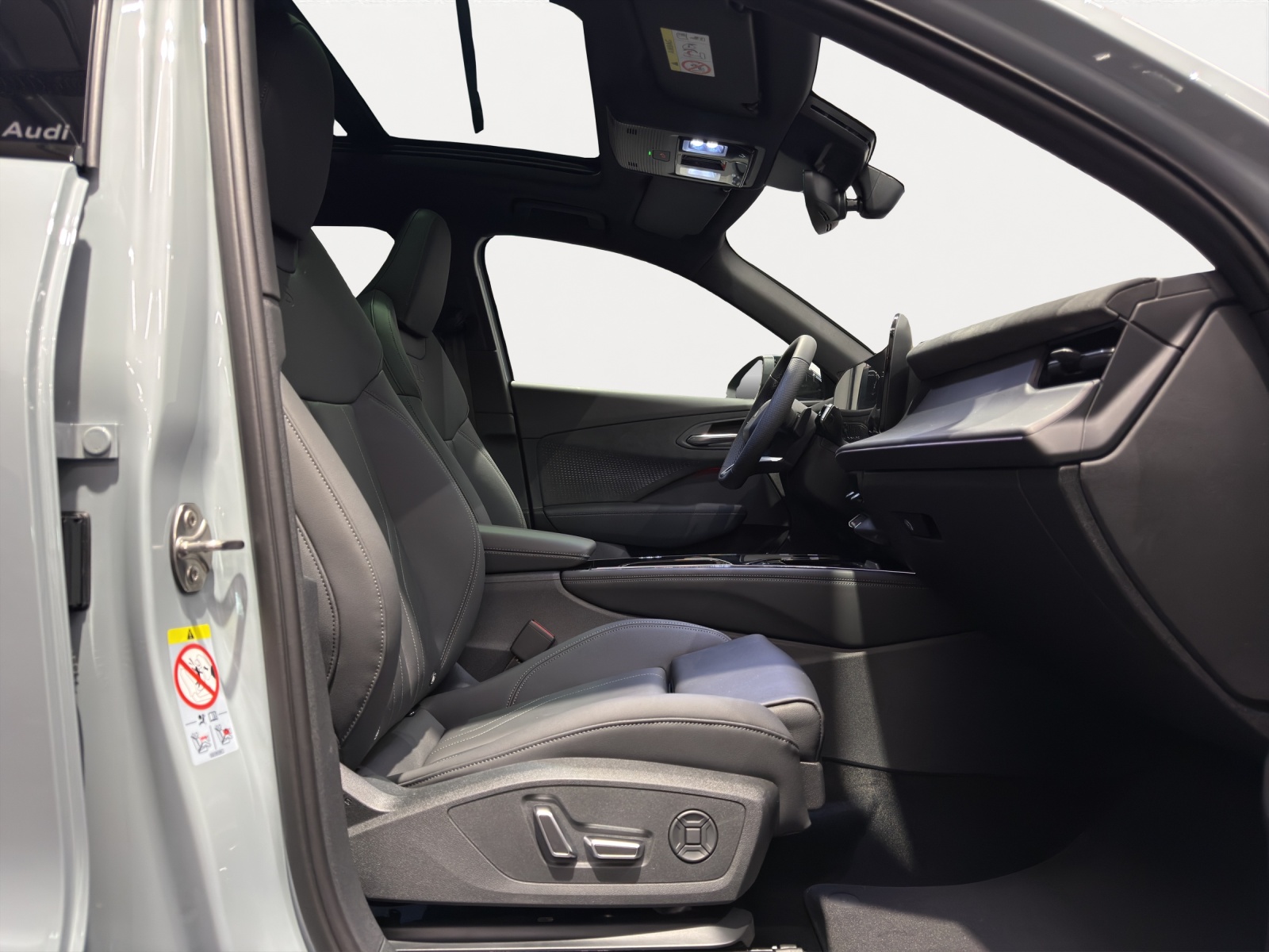 AUDI Q3 SUV TFSI quattro 195 kW S 265PS-image-6