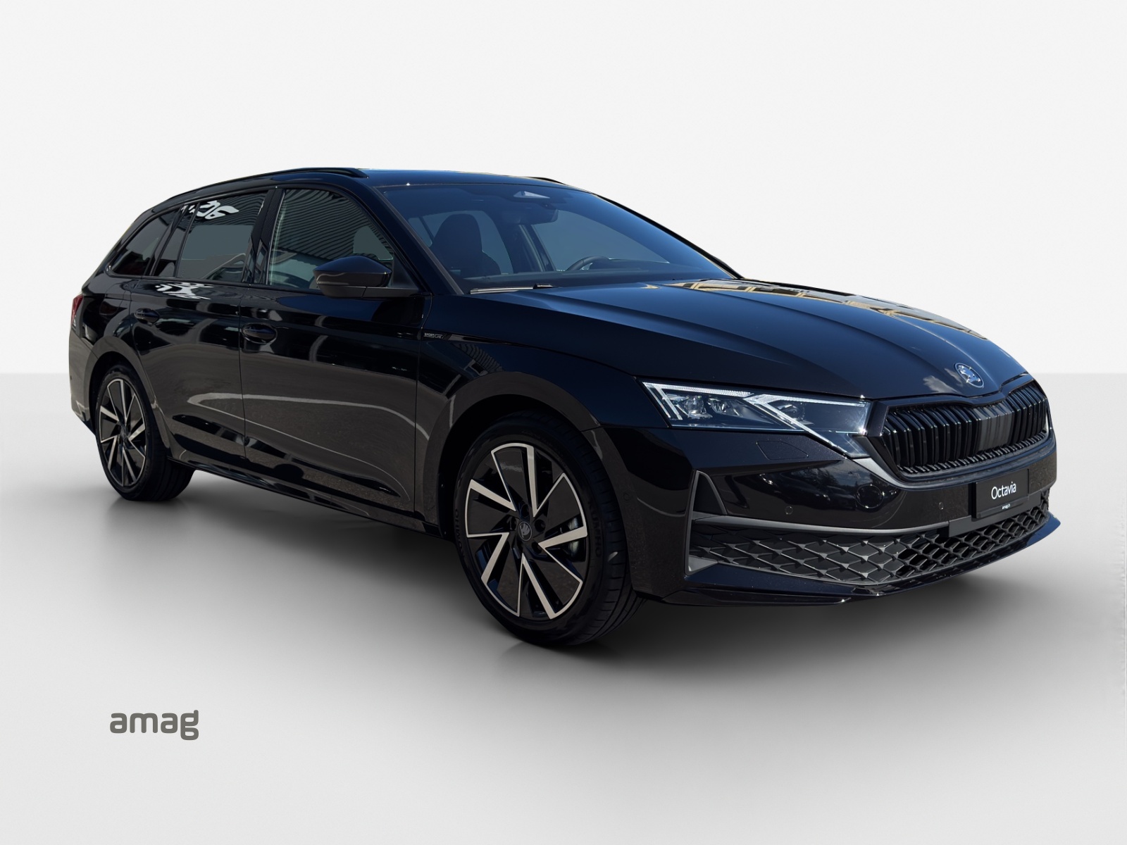 SKODA Octavia Sportline Dynamic-image-5