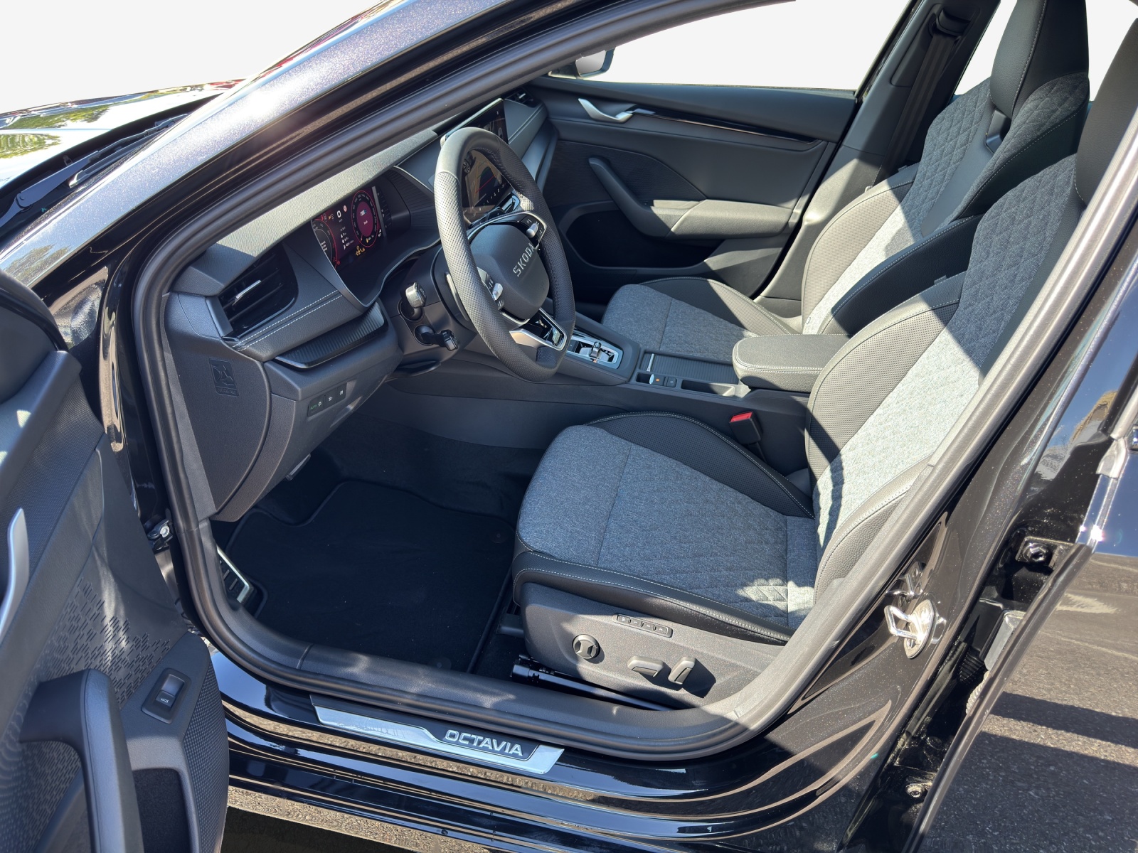 SKODA Octavia Sportline Dynamic-image-7