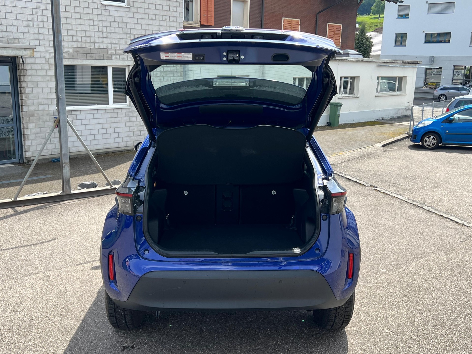 TOYOTA Yaris Cross 1.5 VVT-i HSD Trend AWD-i-image-7