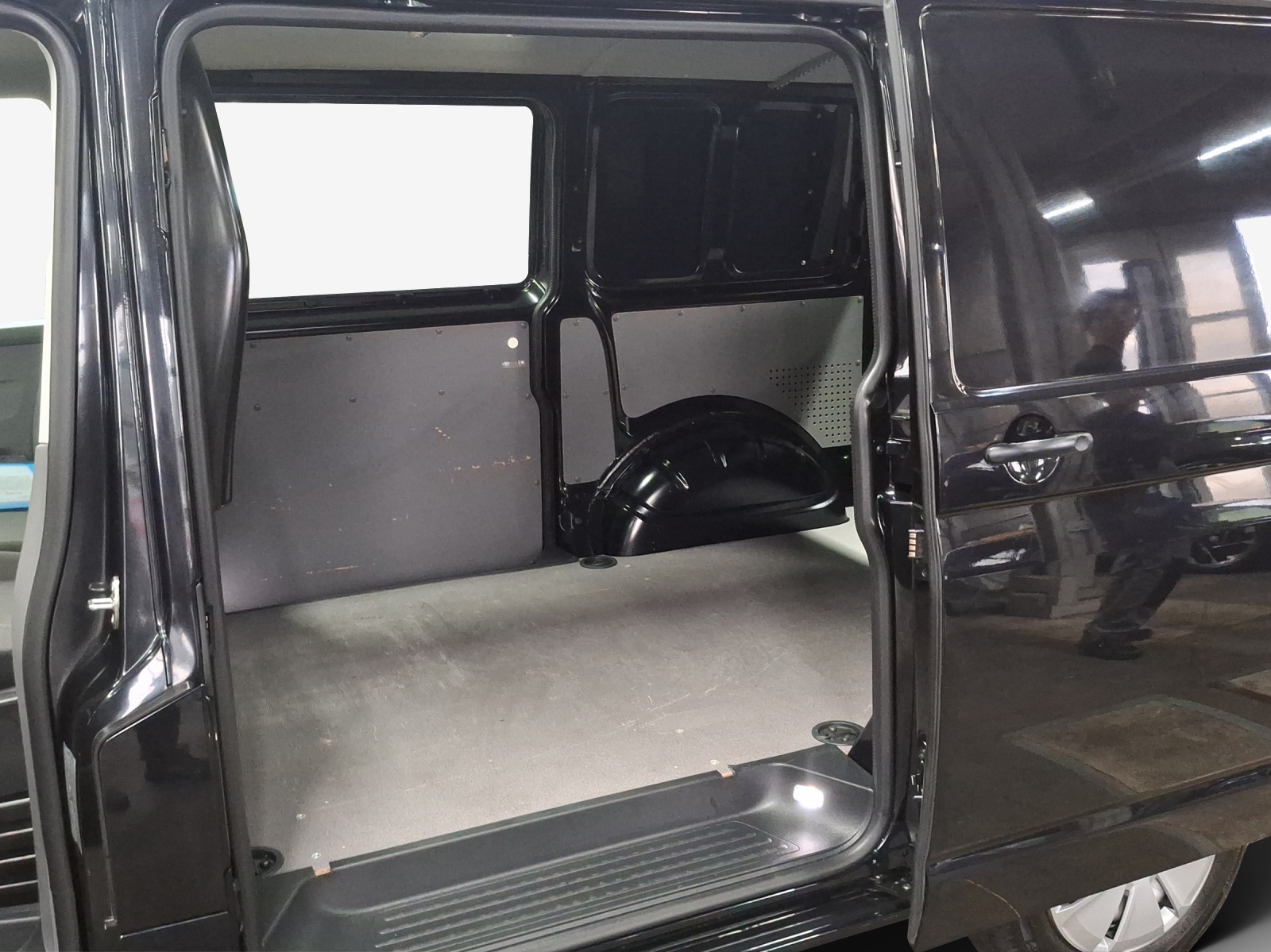 VW T6.1 2.0 TDI DSG-image-11