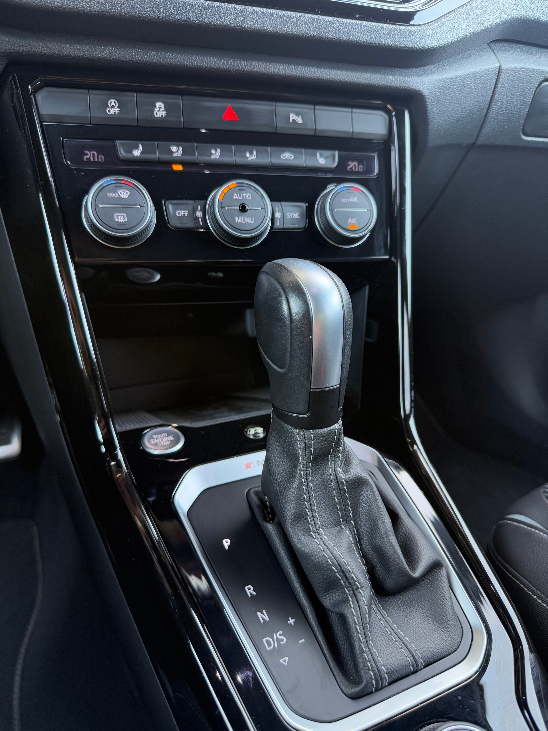 VW T-Roc 2.0 TSI R DSG 4Motion-image-12