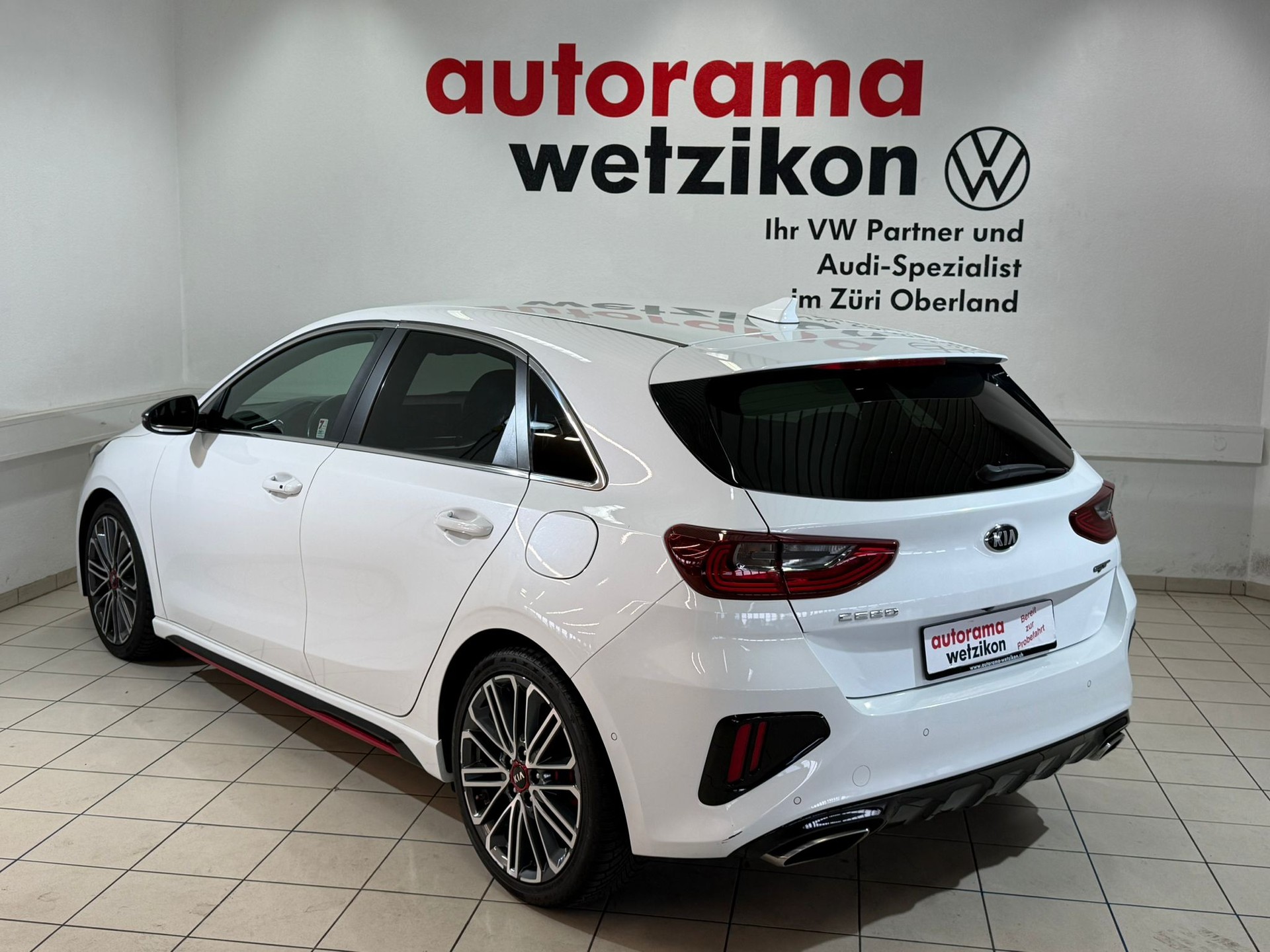 KIA Ceed 1.6 T-GDi GT DCT-showroom-element-2