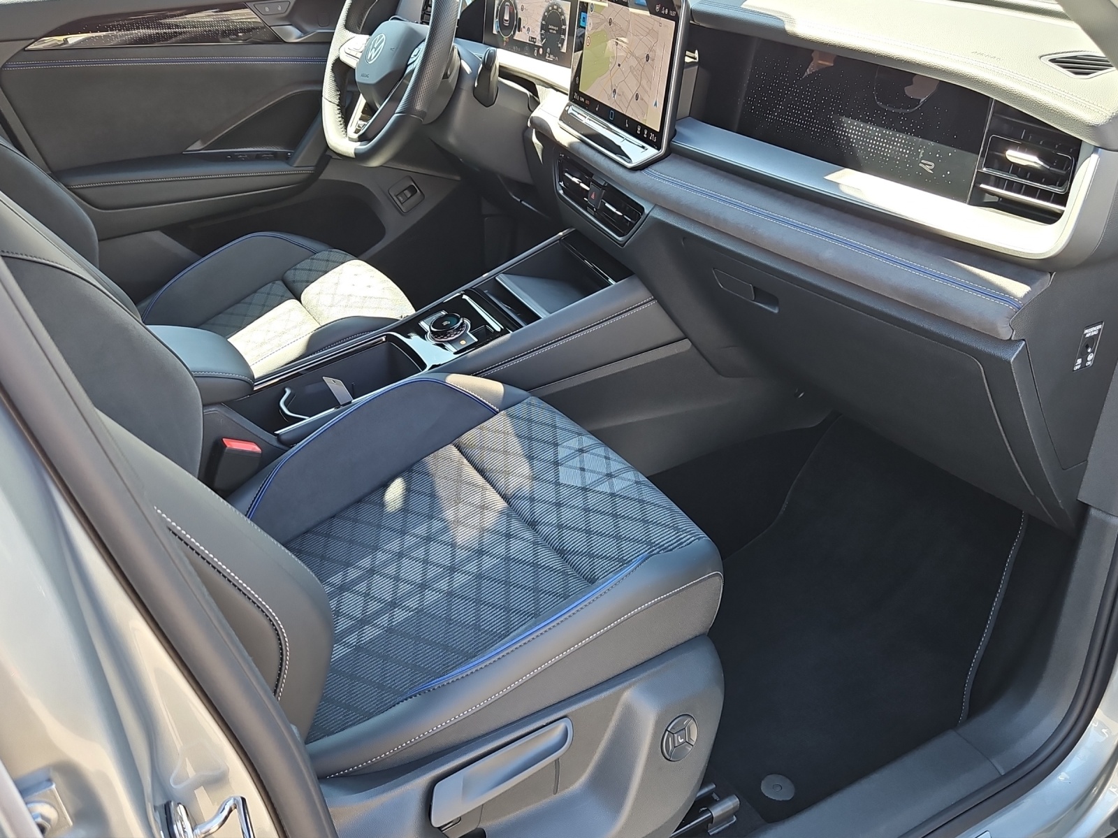 VW Tayron 2.0 TSI R-Line DSG 4Motion-image-18