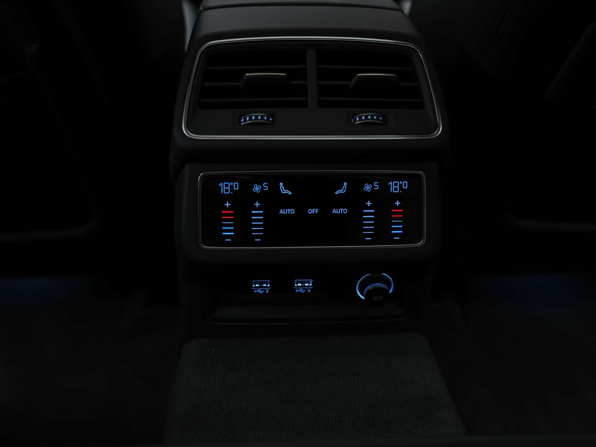AUDI RS6 Avant 4.0 TFSI V8 quattro *CH-Auto*Panorama*Sitzlüftung*Head-Up*-image-15
